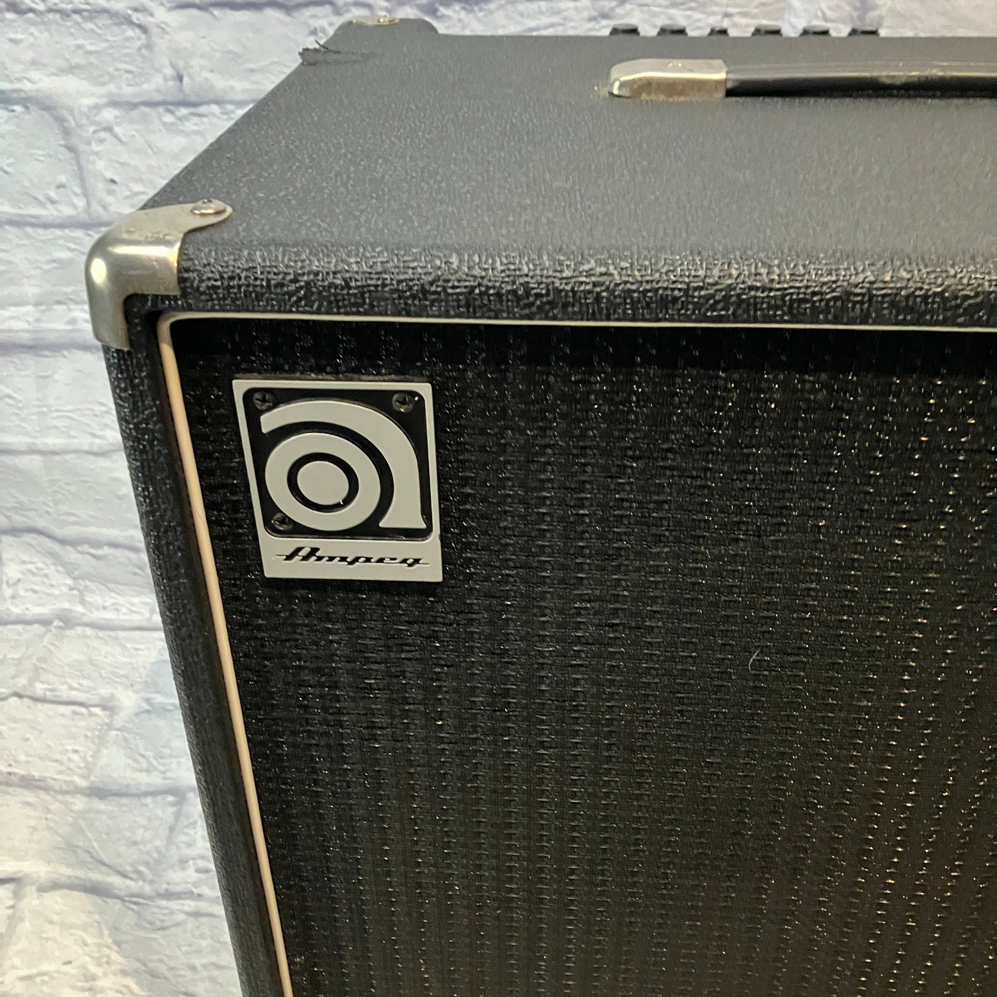 Ampeg BA-115 Combo Amp