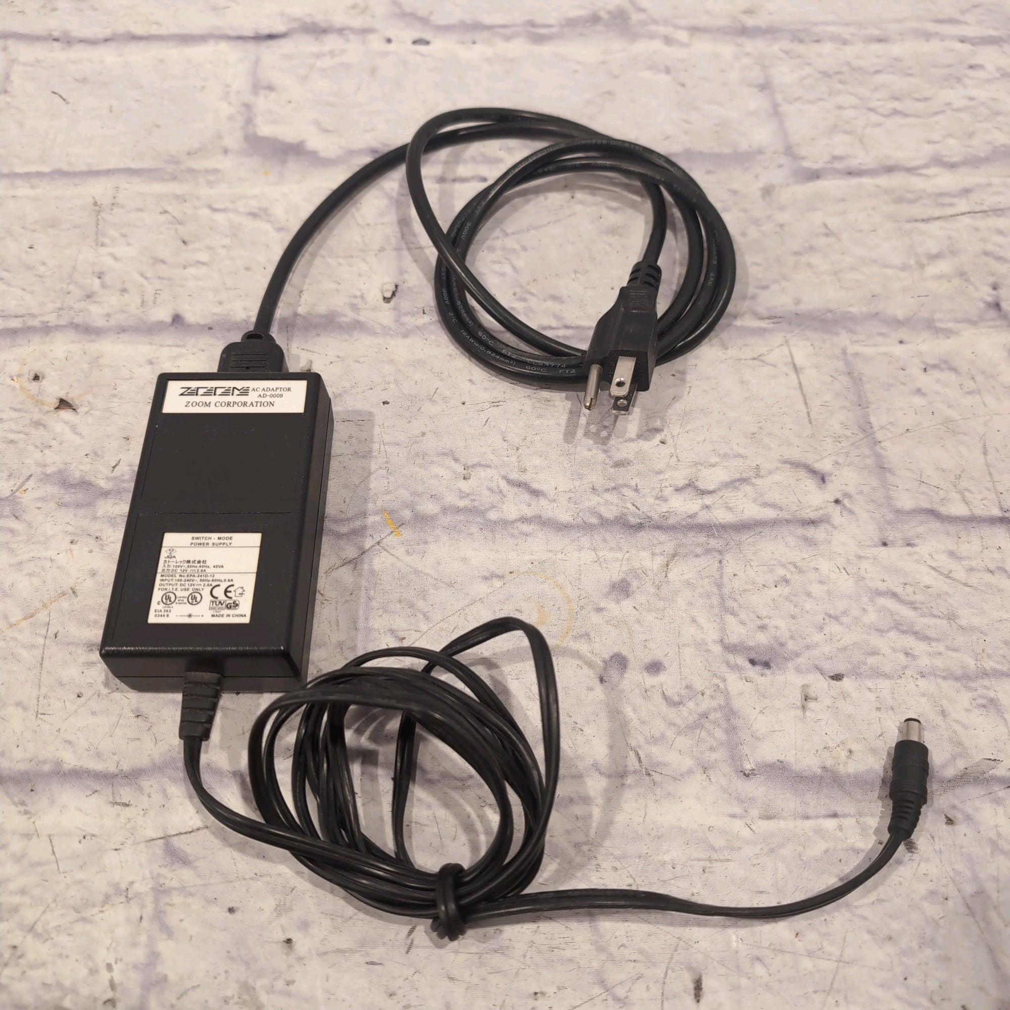 Zoom AD-0009 12V DC Center Positive 2A Power Supply