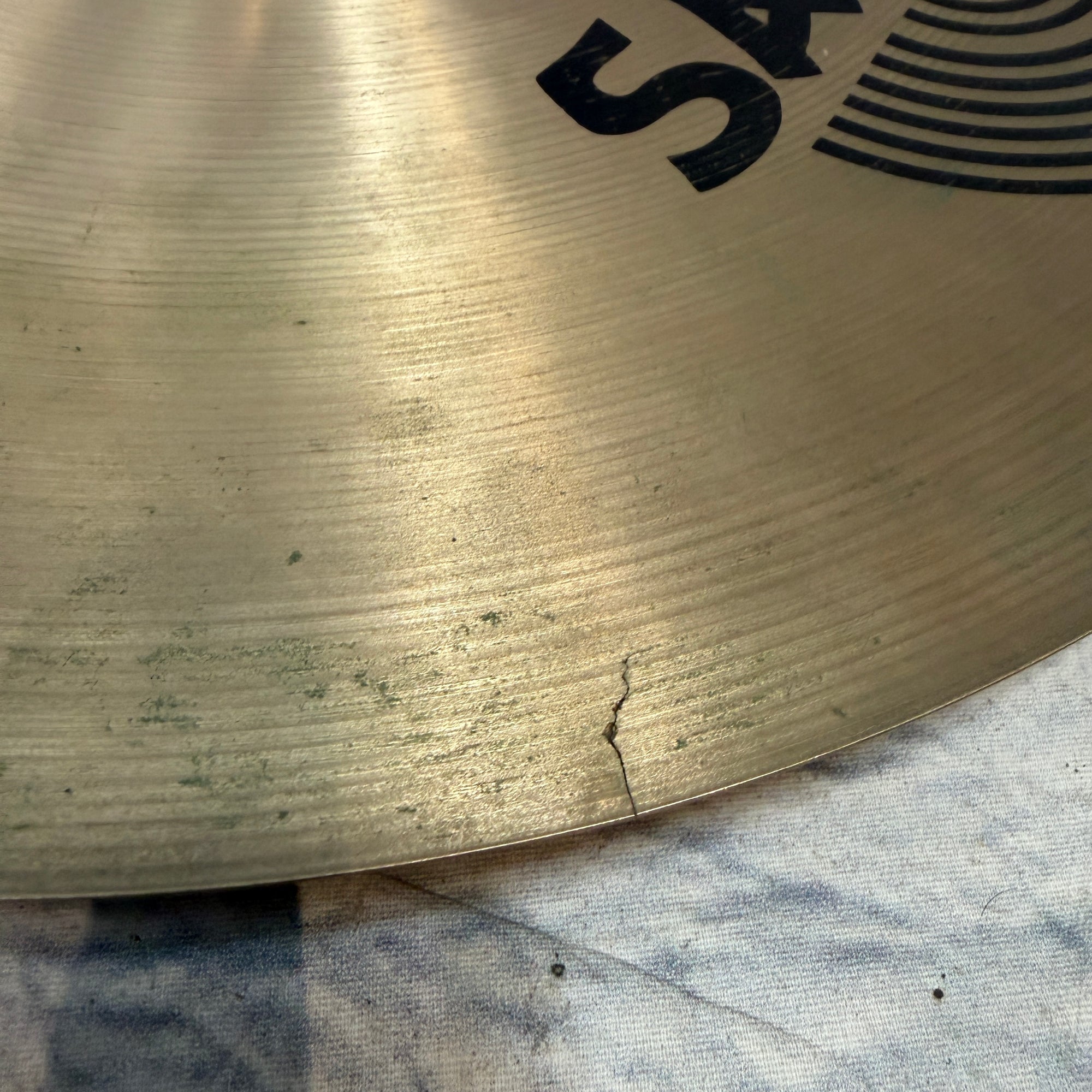 Sabian HHX Series 17" Crash Cymbal - CRACKED
