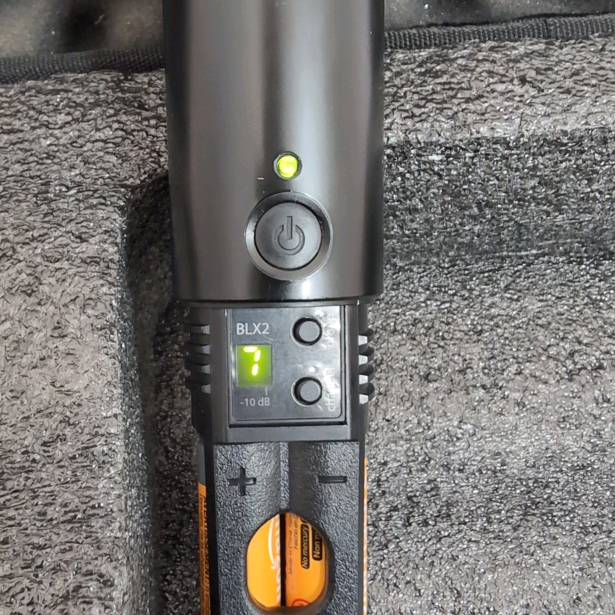 Shure Wireless SM58 BLX2 Mic with BLX4 Wireless Receiver Microphone System