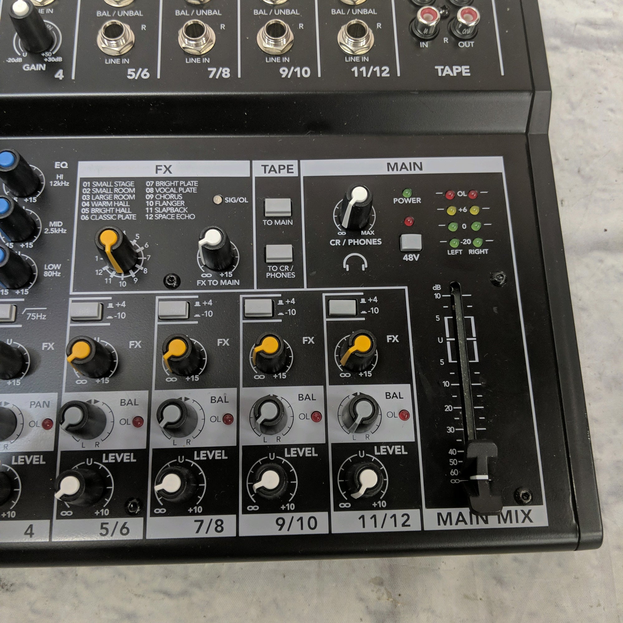 Mackie Mix12FX 12 Channel Mixer with Effects