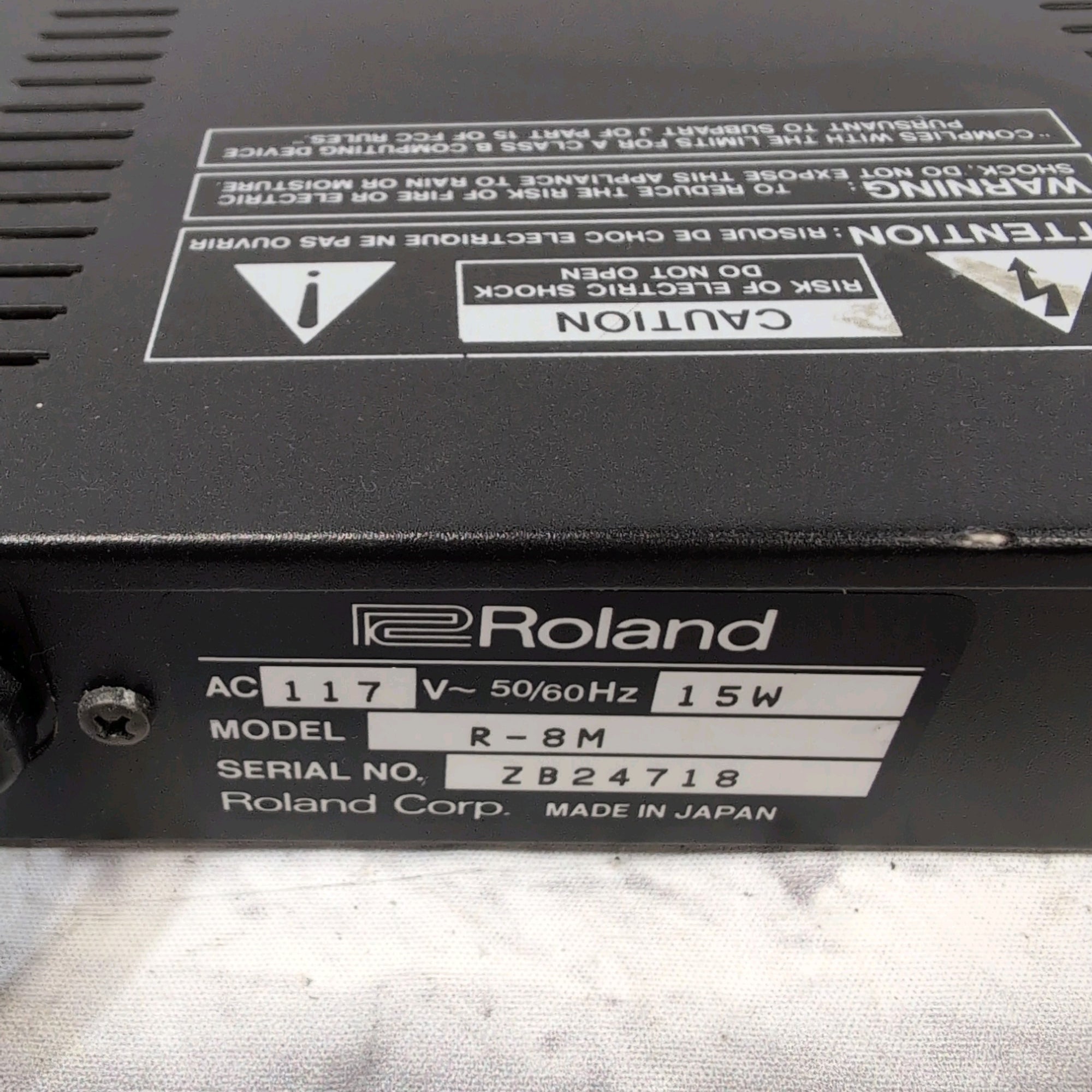 Roland R-8M Rack Drum Machine with 2 Cards