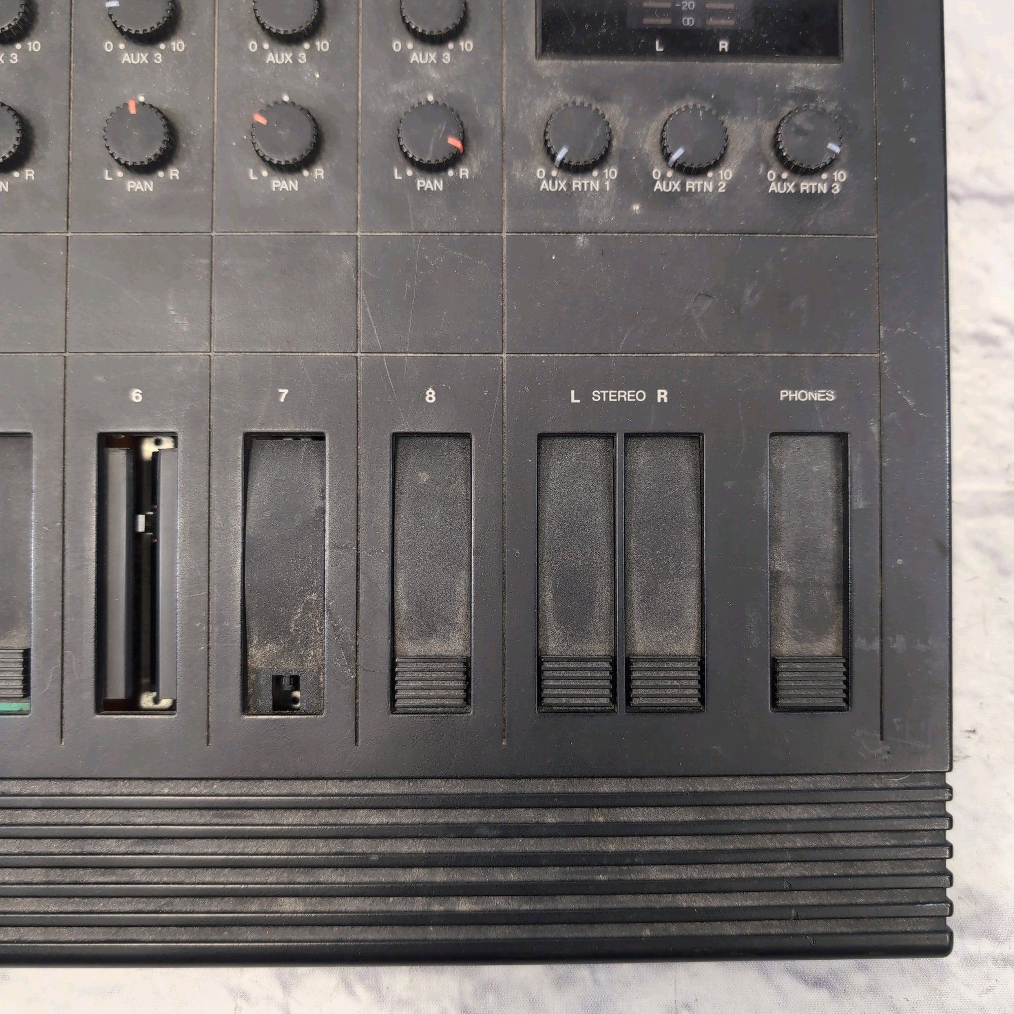 Yamaha KM-802 Keyboard Mixer - Evolution Music