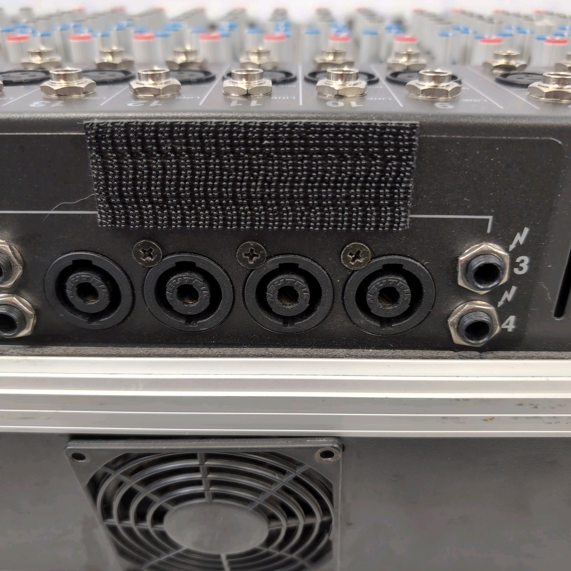 Carvin Concert Series C1644P Powered Mixer w/ Road Case