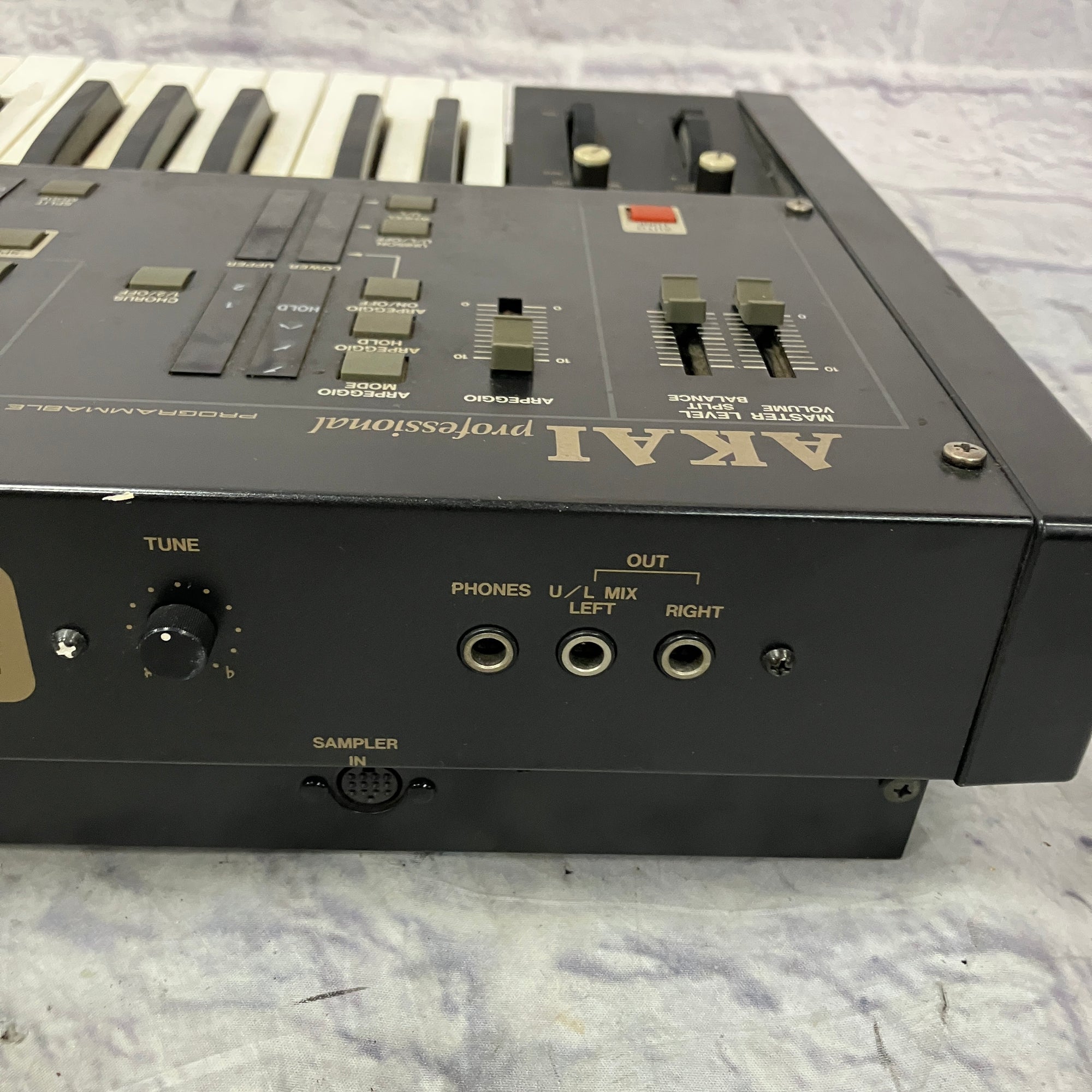 Akai AX60 1980s 61-Key Analog Synthesizer