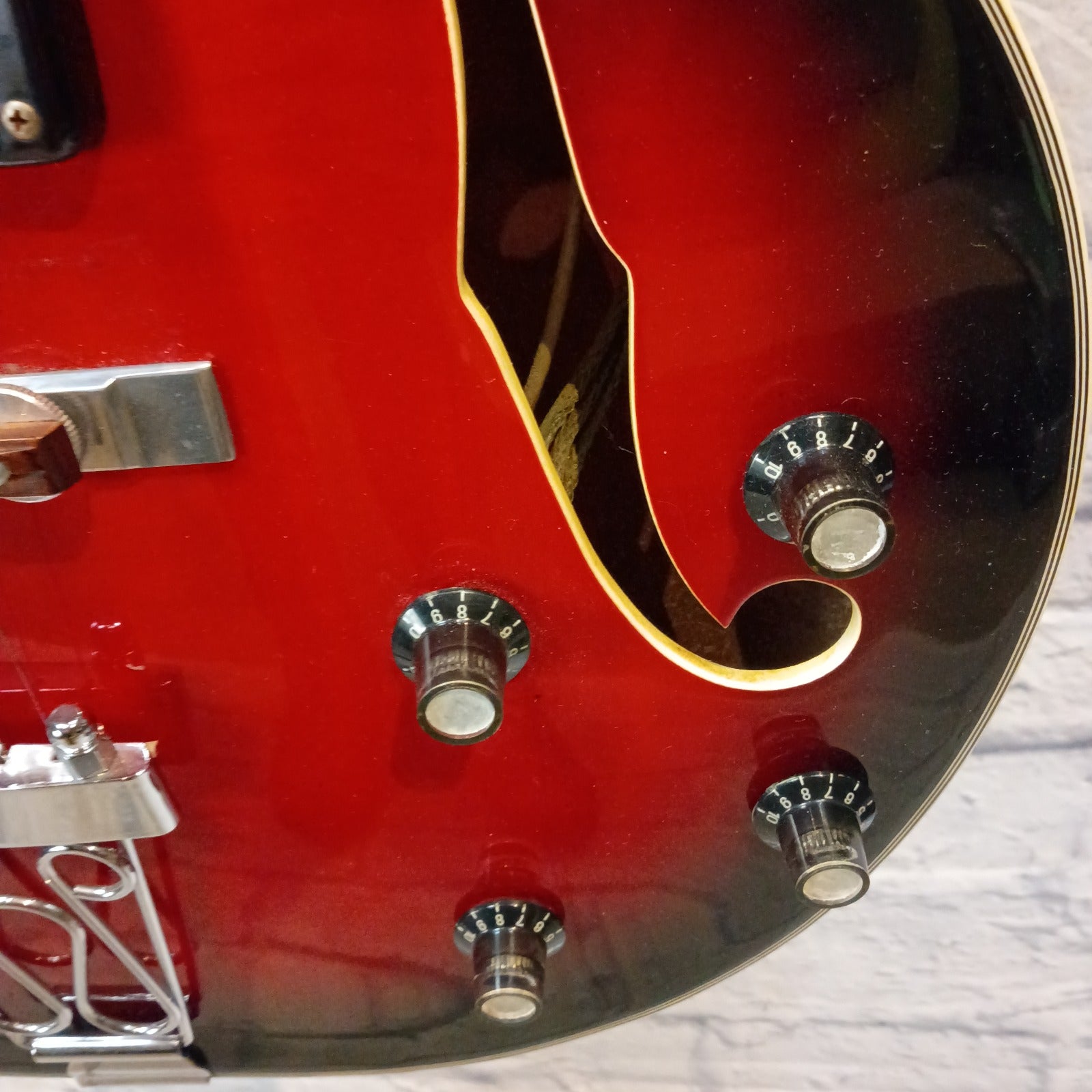 Univox Vintage Coily Hollowbody Guitar (Project Guitar)