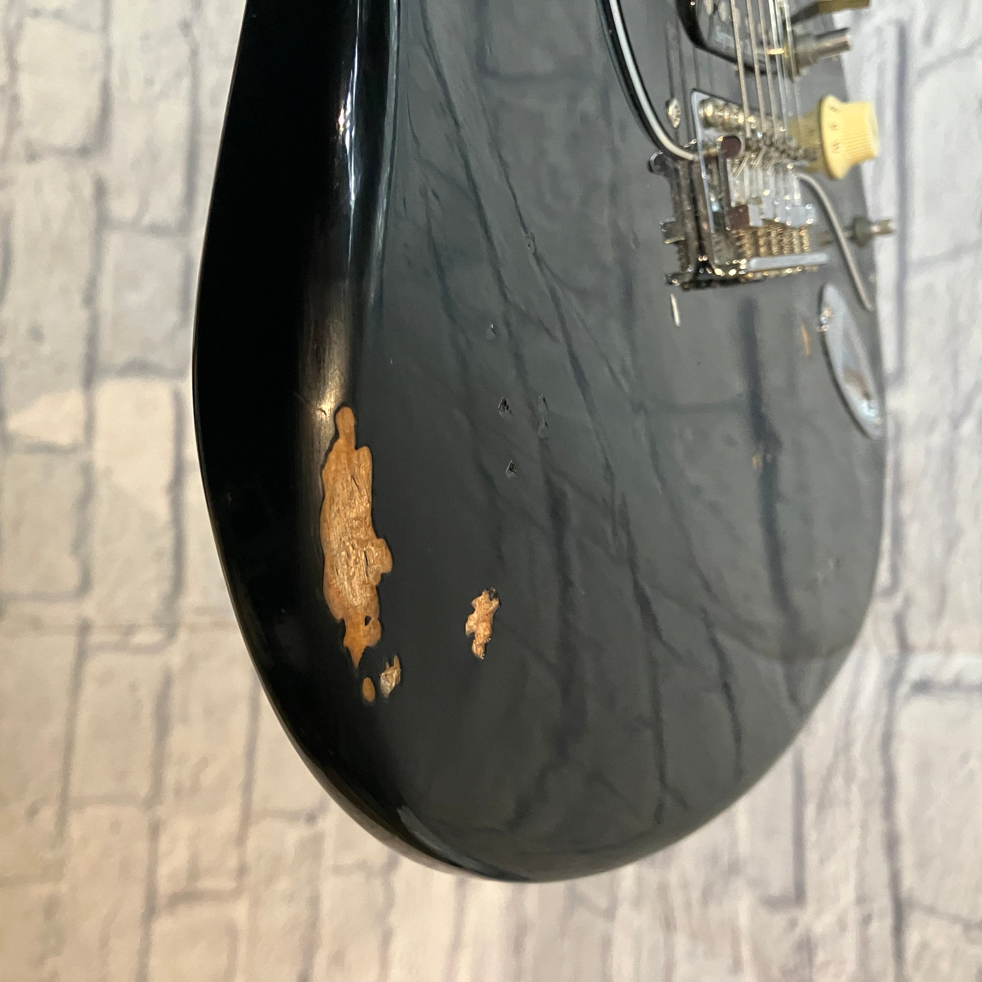 Squier Stratocaster w/ Duncan Bridge H Pickup - Black Electric Guitar