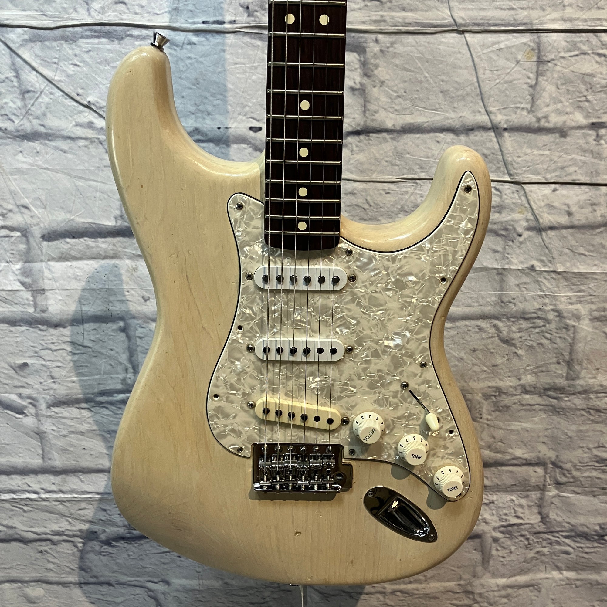 Fender MIM Stratocaster White Blonde Electric Guitar - Refinished
