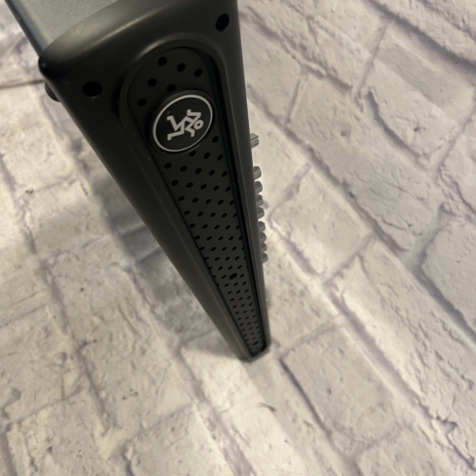 Mackie ProFX22 V1 22 Channel Passive Mixer with Effects