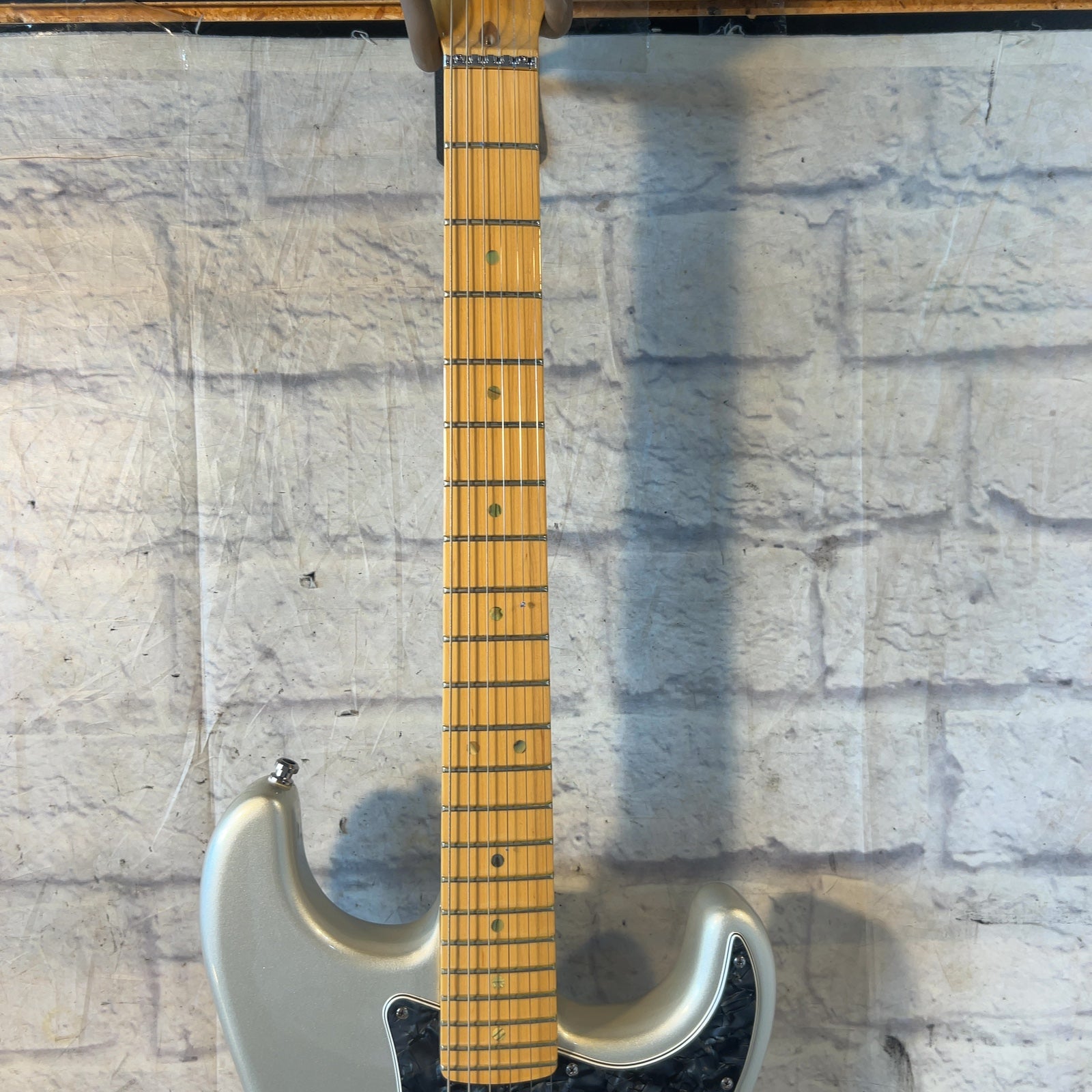 Fender 2004 American De;luxe Stratocaster Silver with Case Electric Guitar