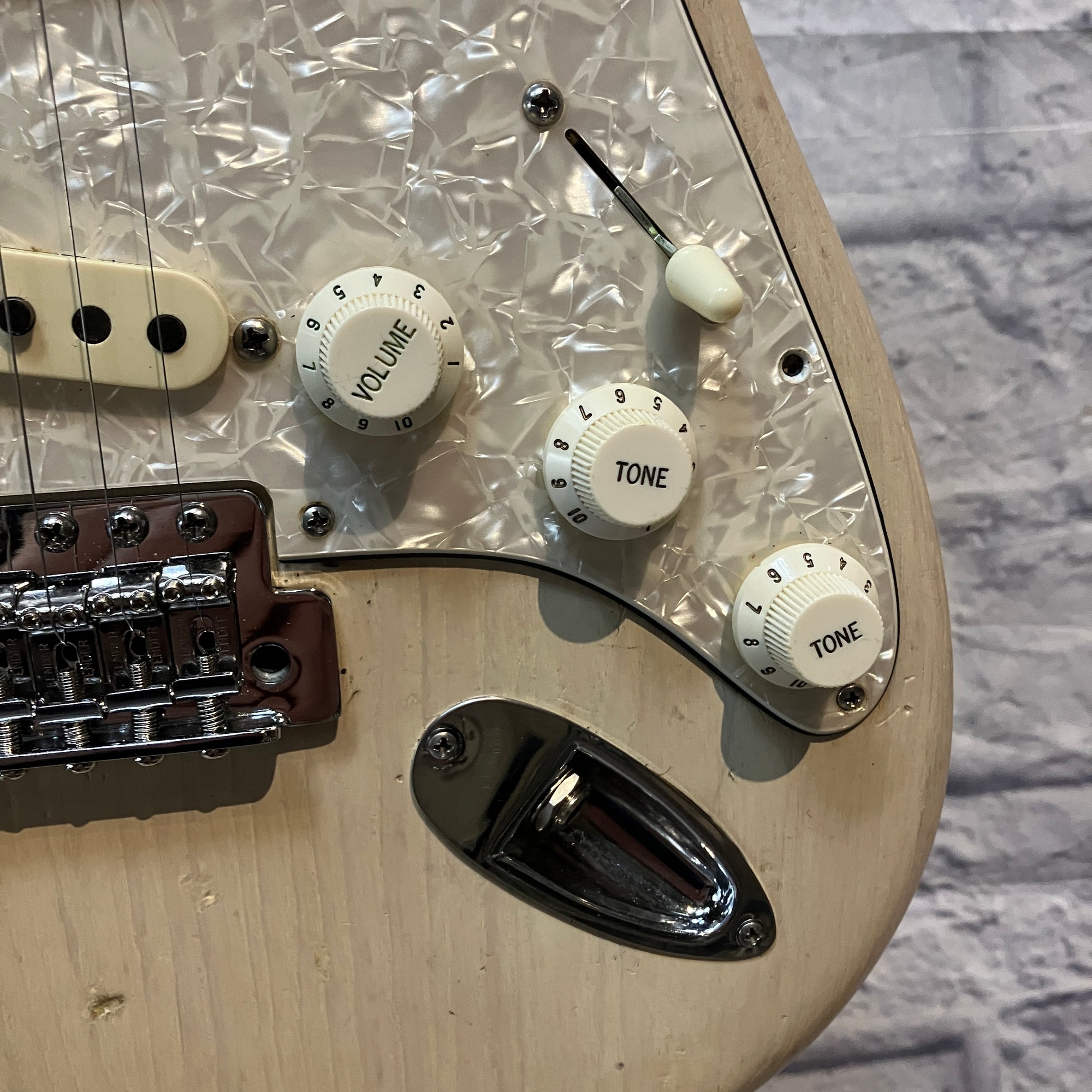 Fender MIM Stratocaster White Blonde Electric Guitar - Refinished