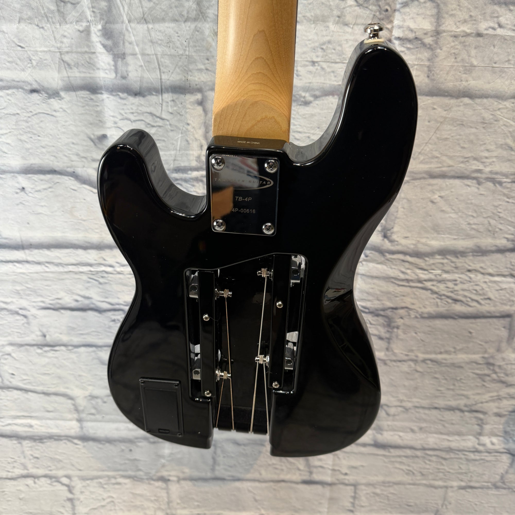 Traveler TB-4P Short Scale Headless Bass