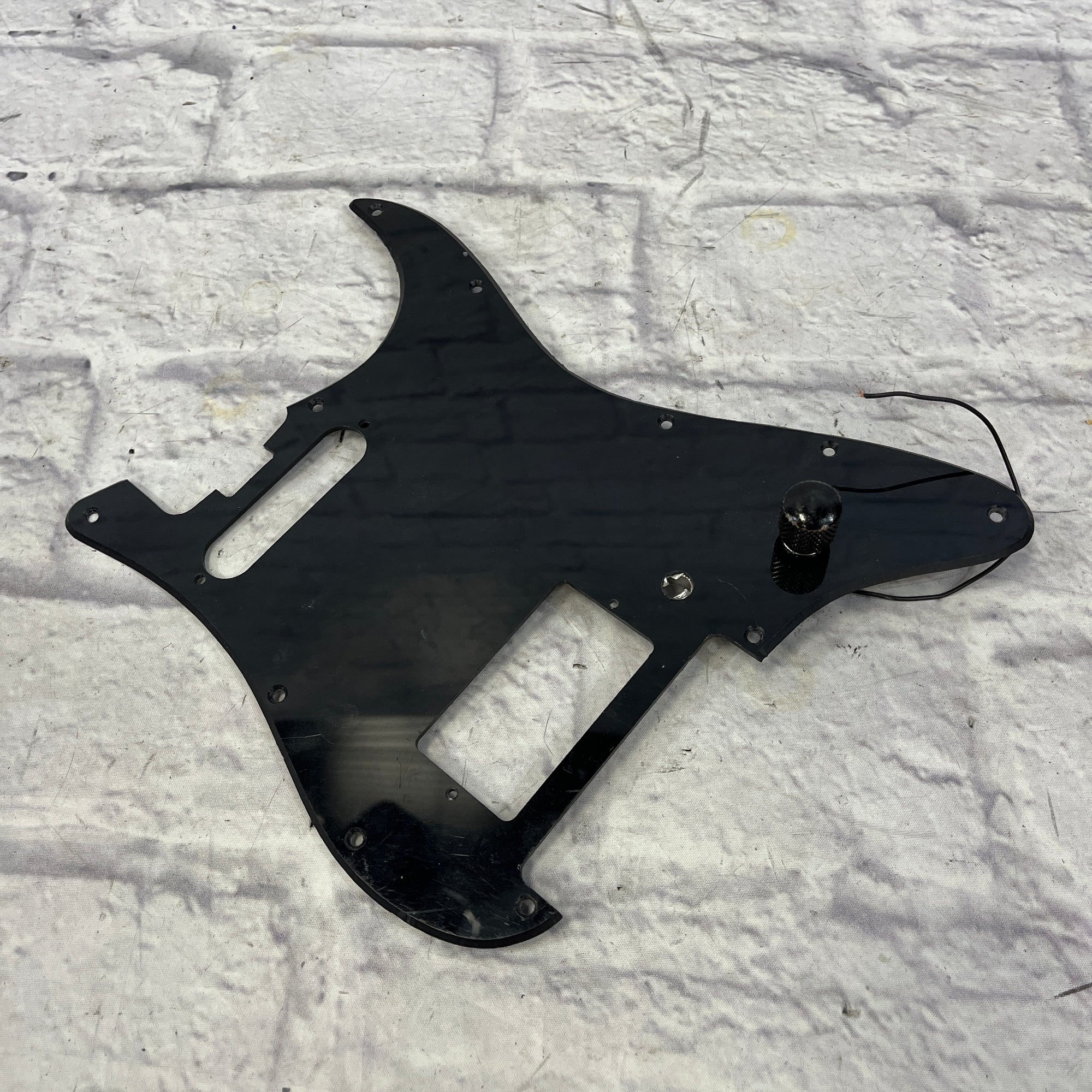 Unknown Strat Pickguard HS w/ Pot