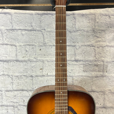 Yamaha F335 Dreadnaught Acoustic Guitar with Fishman Pickup
