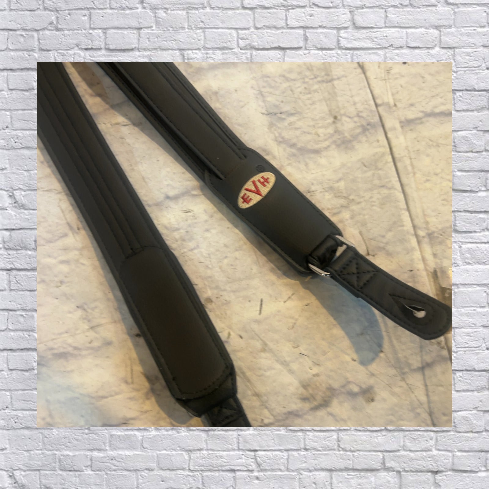 EVH  Premium Standard Length Leather Guitar Strap
