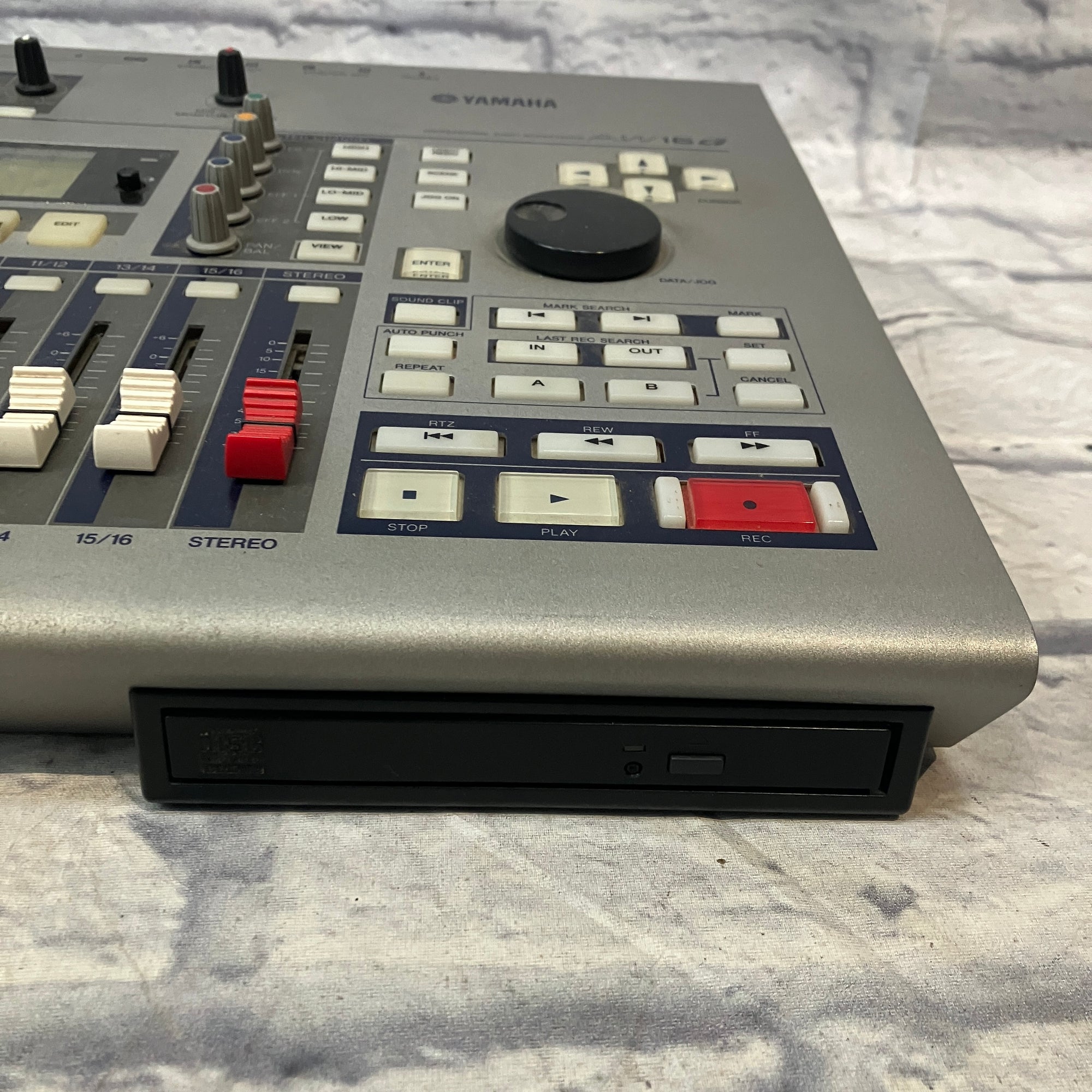 Yamaha AW16G Professional Audio Workstation