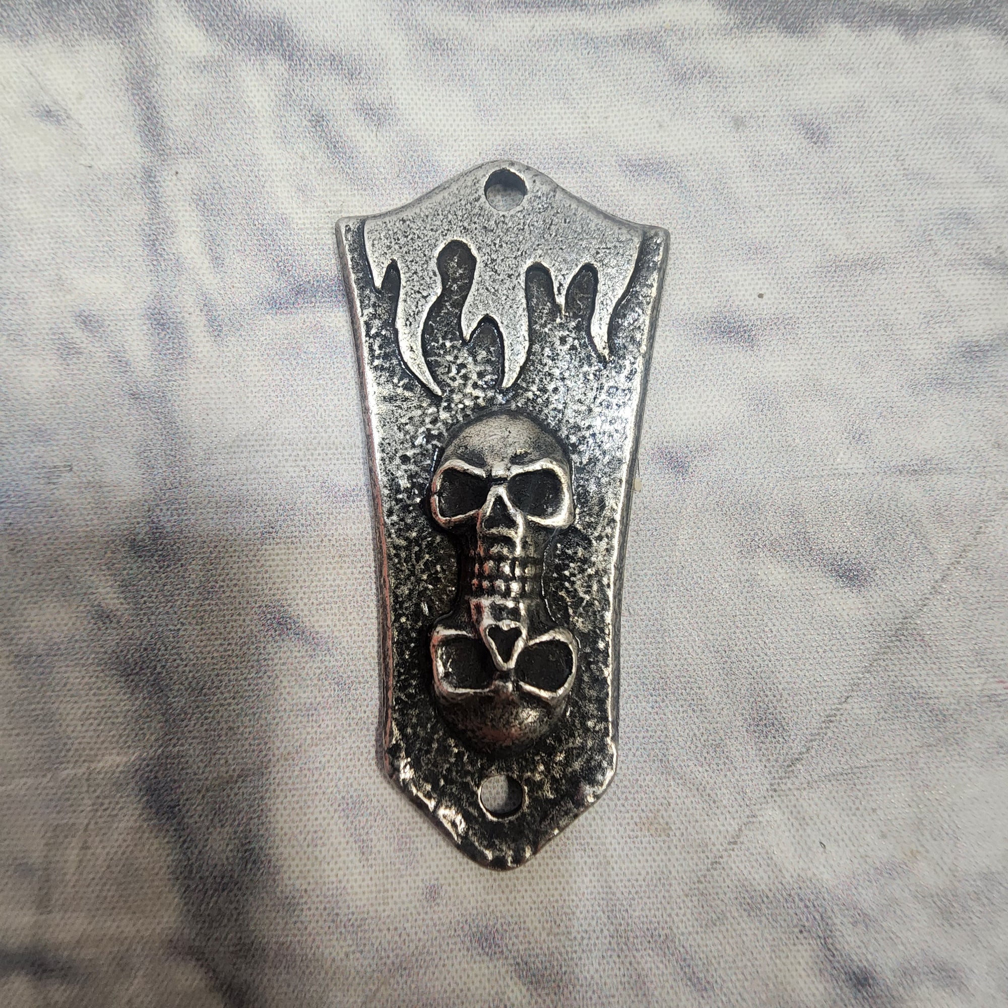 Unknown Double Skull Metal Truss Rod Cover
