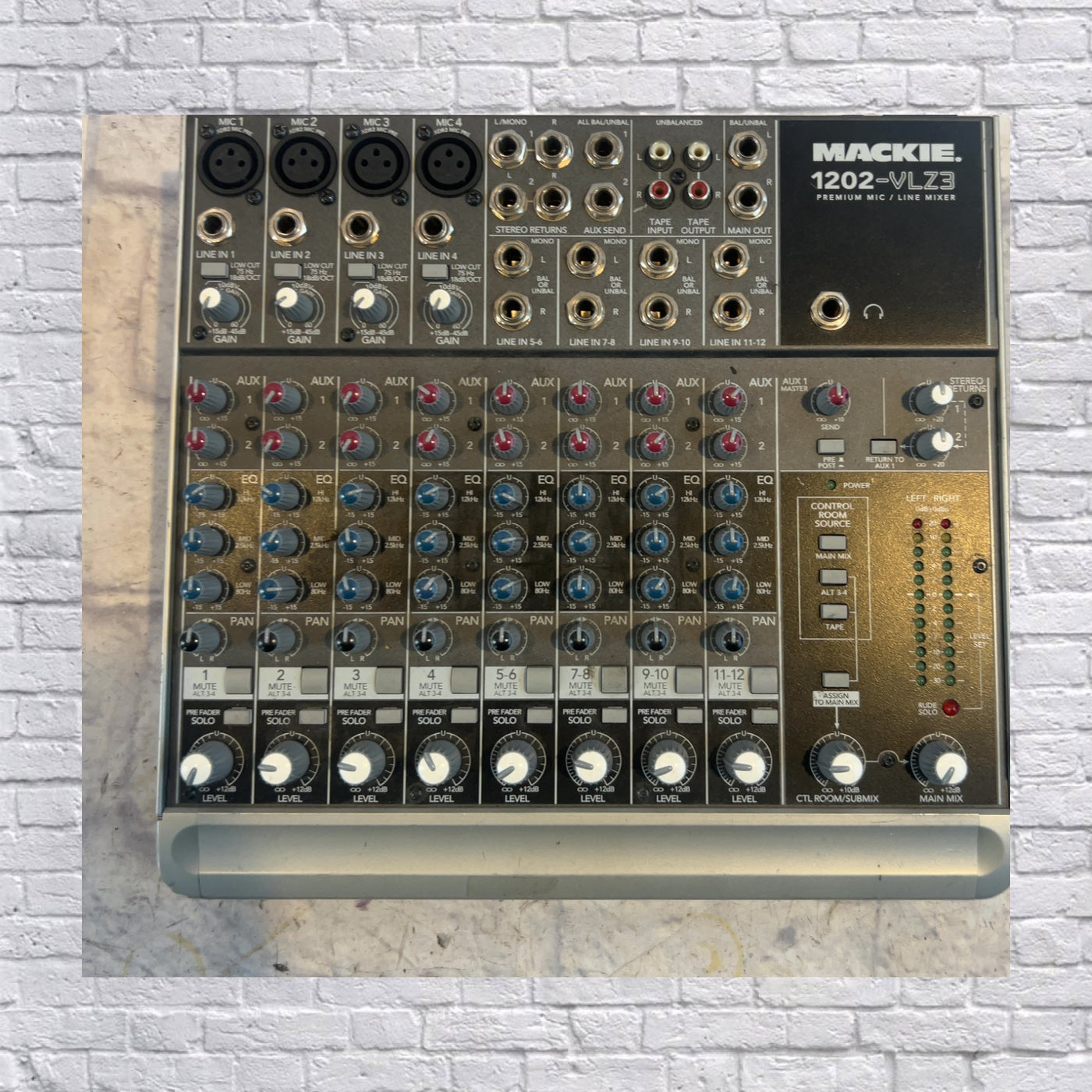 Mackie 1202VLZ-3 12 Channel Mixer