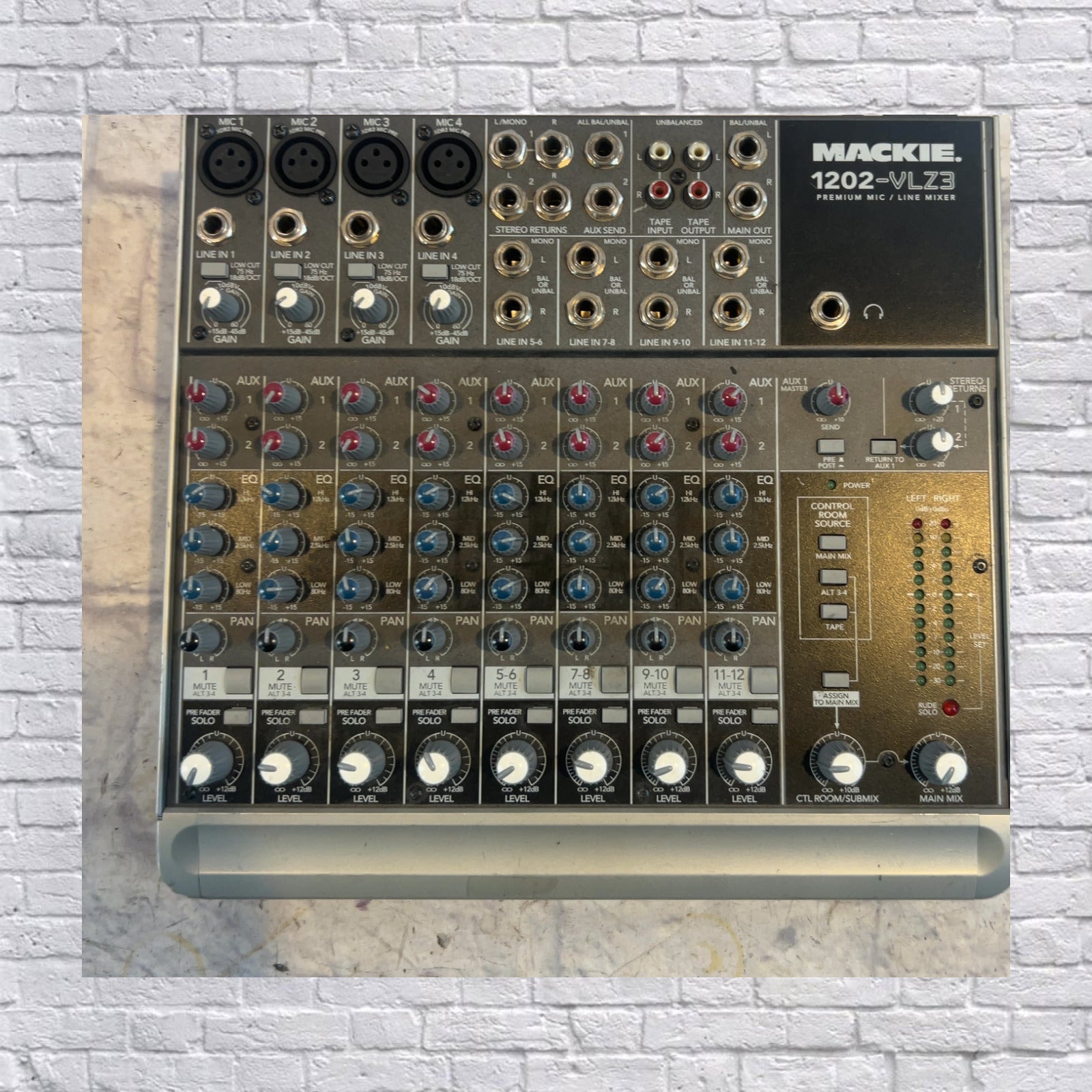 Mackie 1202VLZ-3 12 Channel Mixer