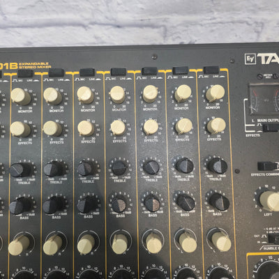 Tapco EV - 8201B  Powered Mixer