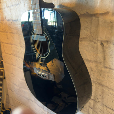 Yamaha F335 Dreadnaught Acoustic with Fishman Sound Hole Pickup