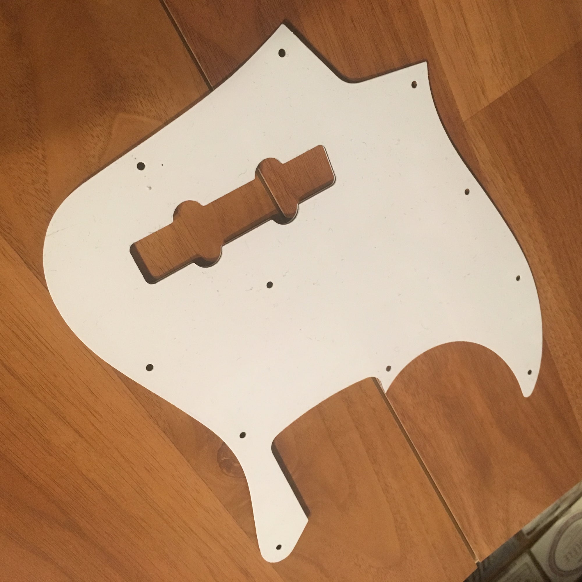 Bass Pickguard White (Single Pickup Slot)