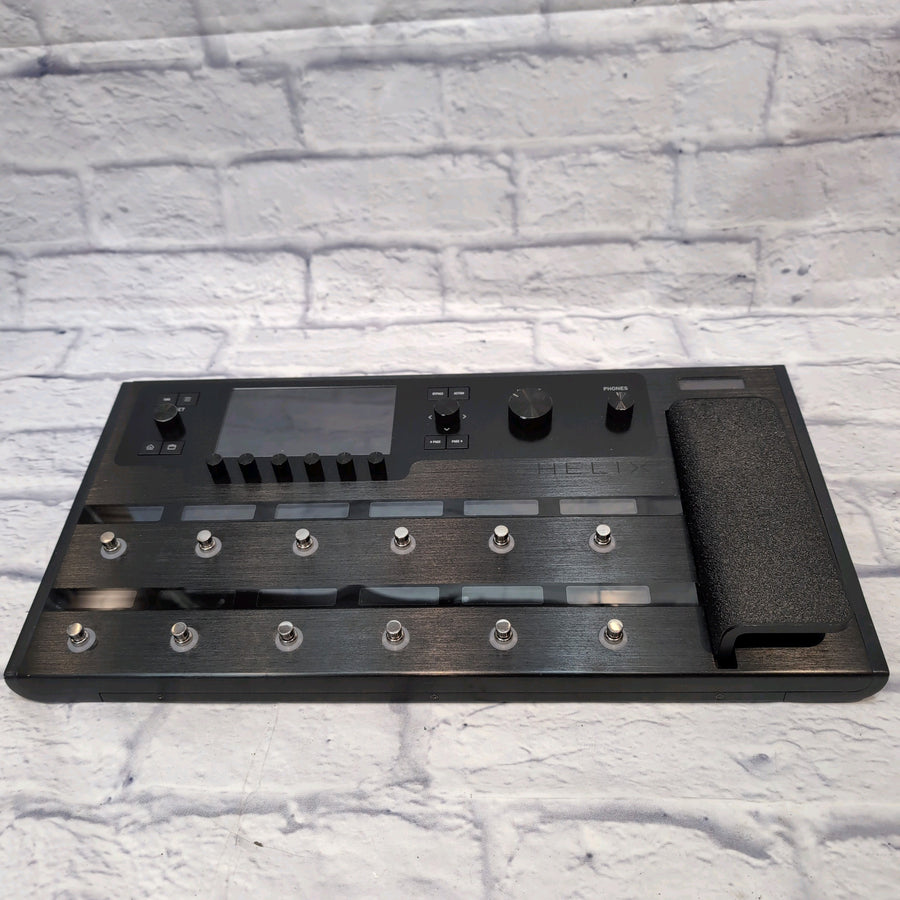 Line 6 Helix Floor - Tour Grade Guitar Multi-Effects Floor Processor