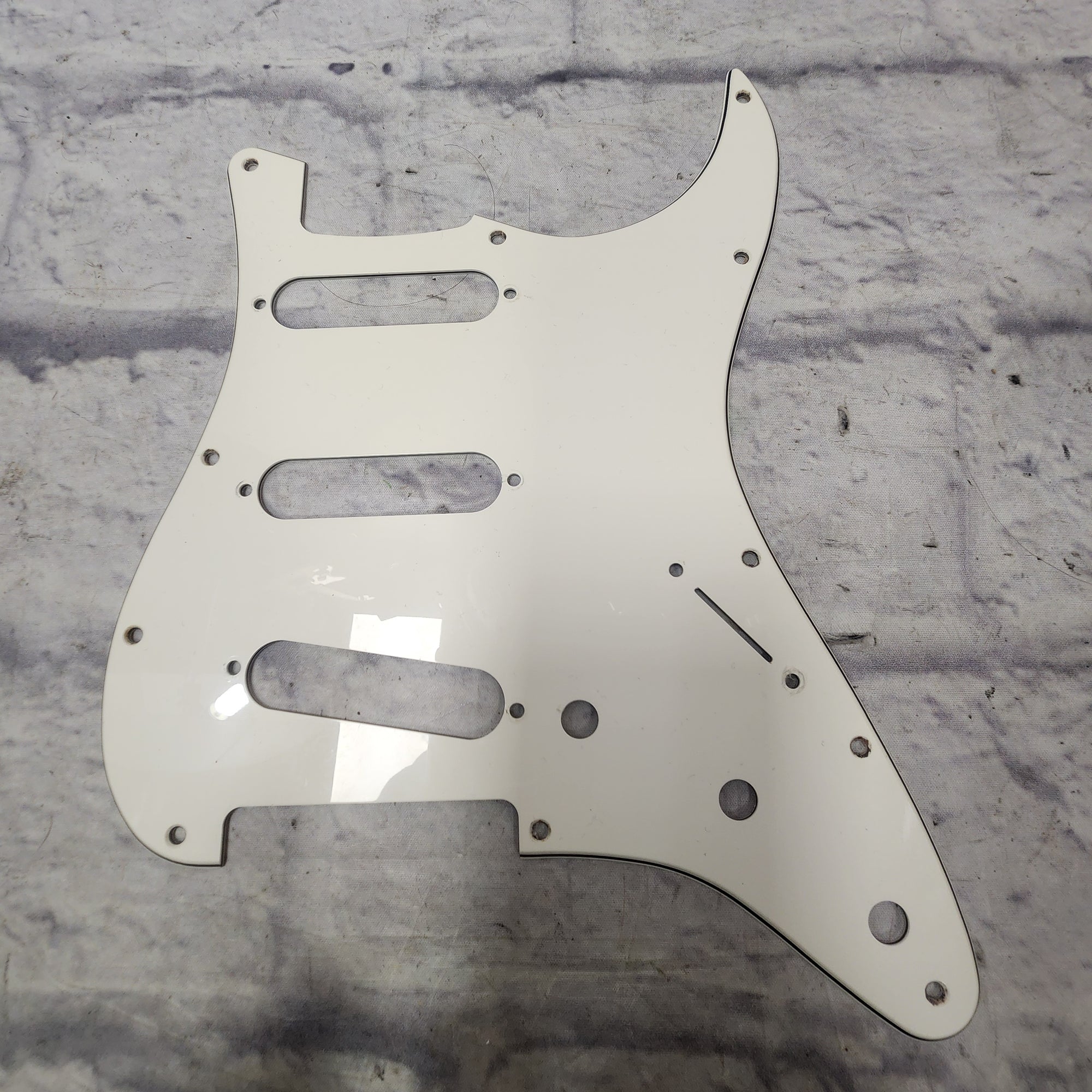 Fender American Stratocaster Pickguard WBW