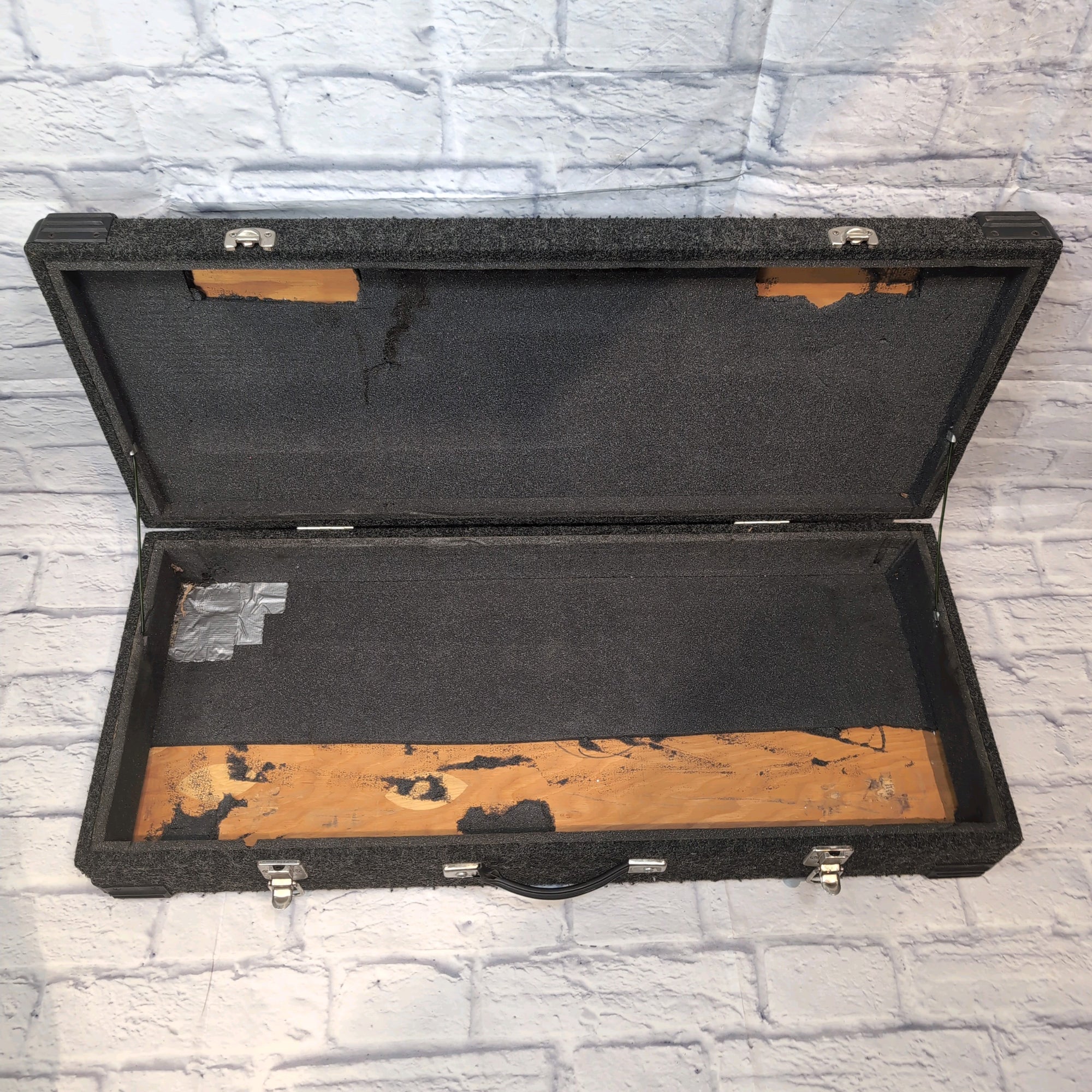 Unknown Carpeted Keyboard Hard Case