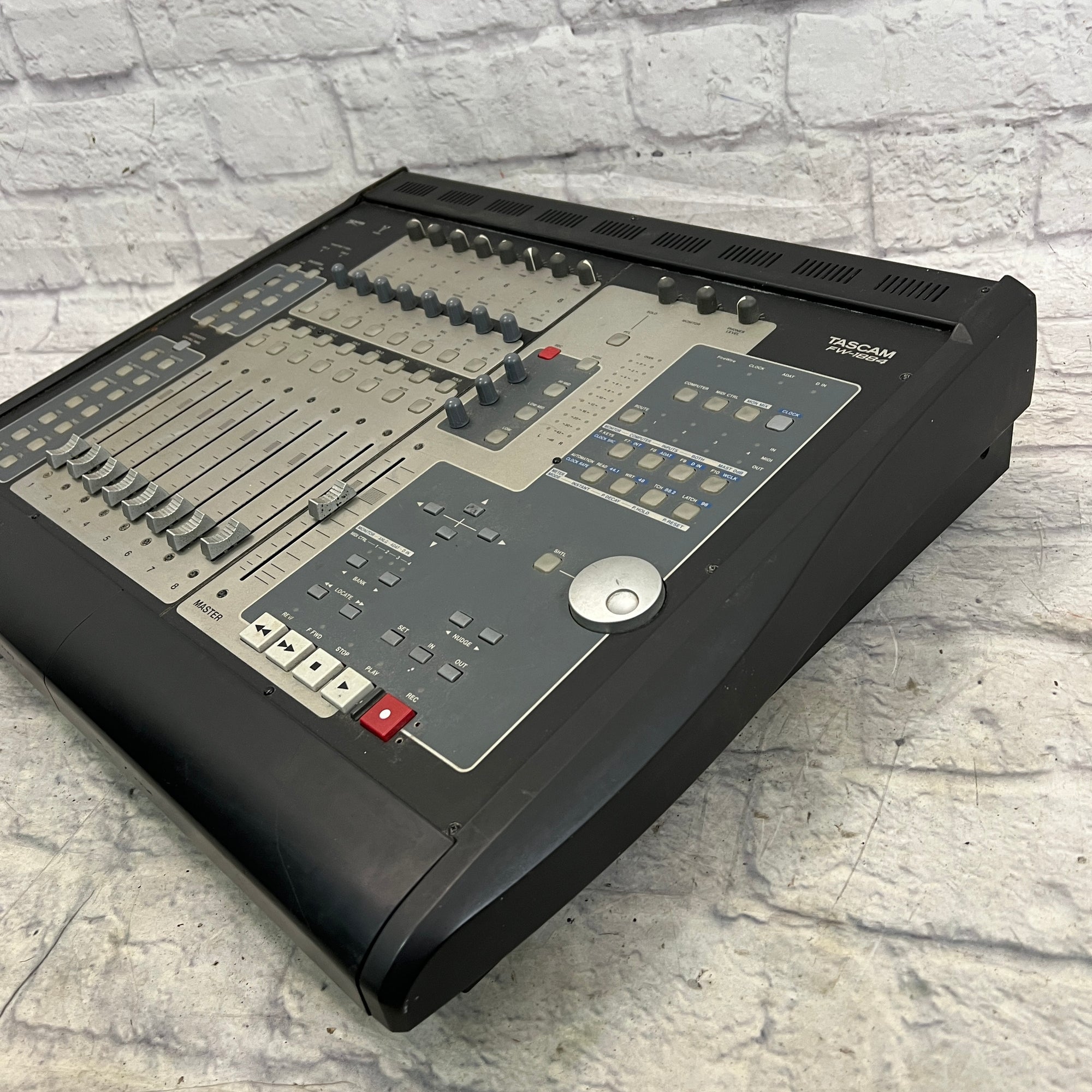 Tascam FW-1884 Mixer
