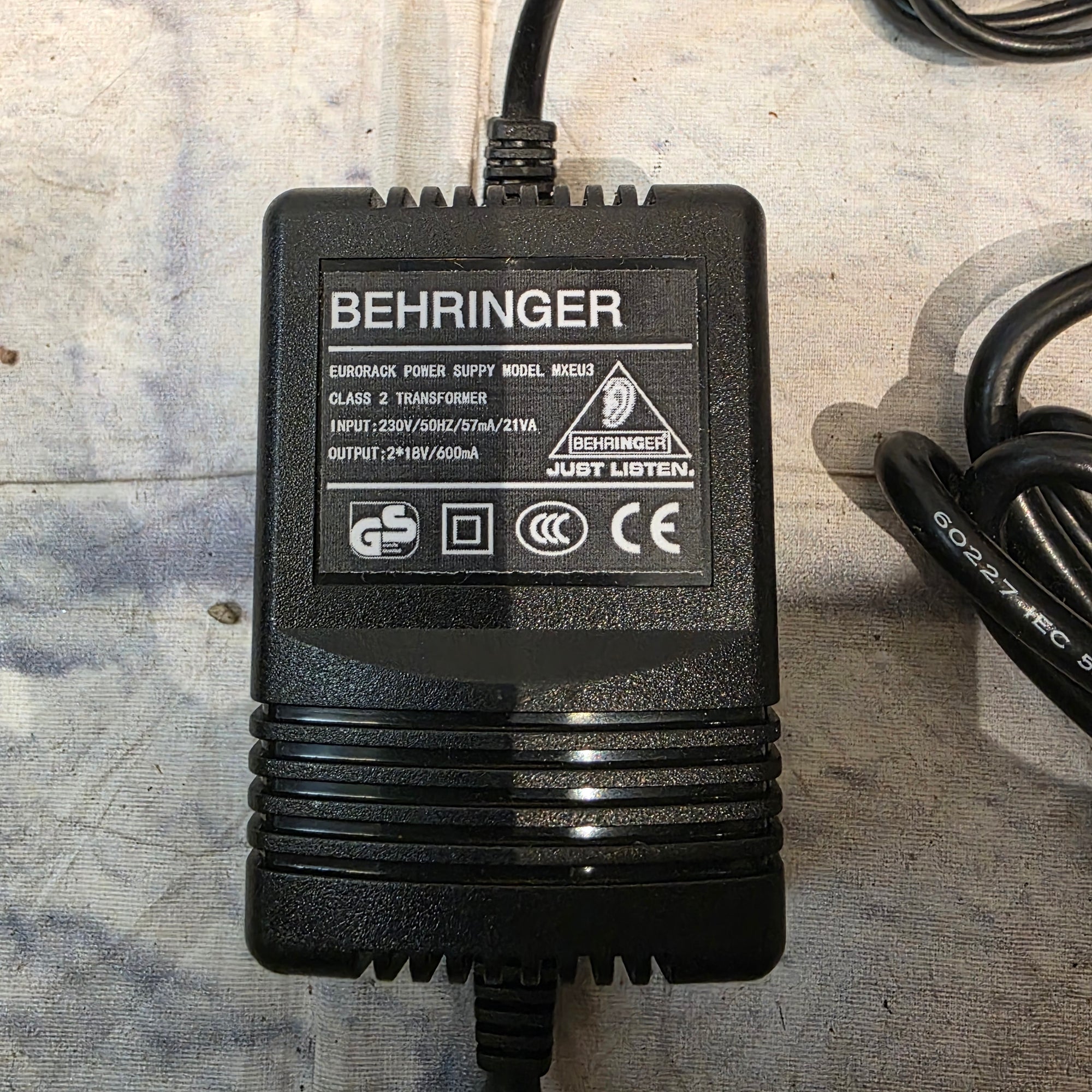 Behringer Power Supply MXEU3 Keyboard Power Supply