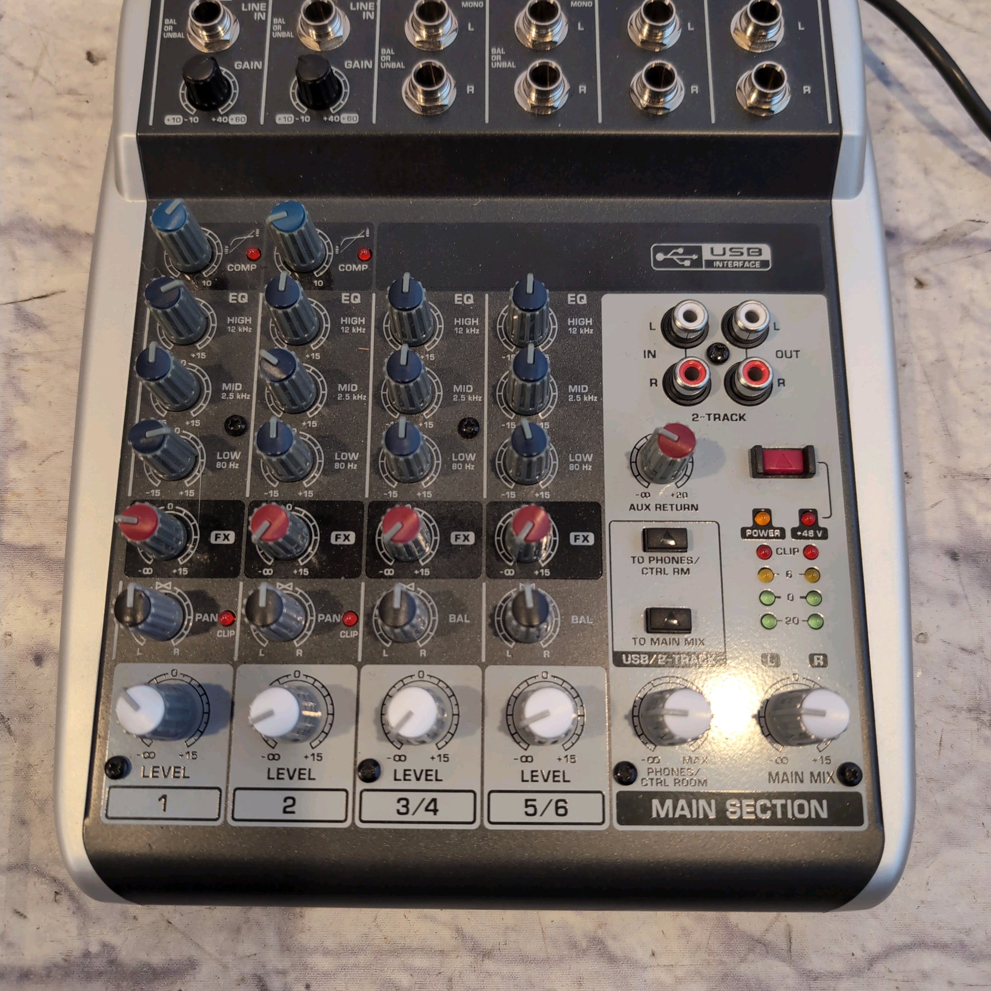 Behringer Xenyx Q802 USB Mixer with Power Supply