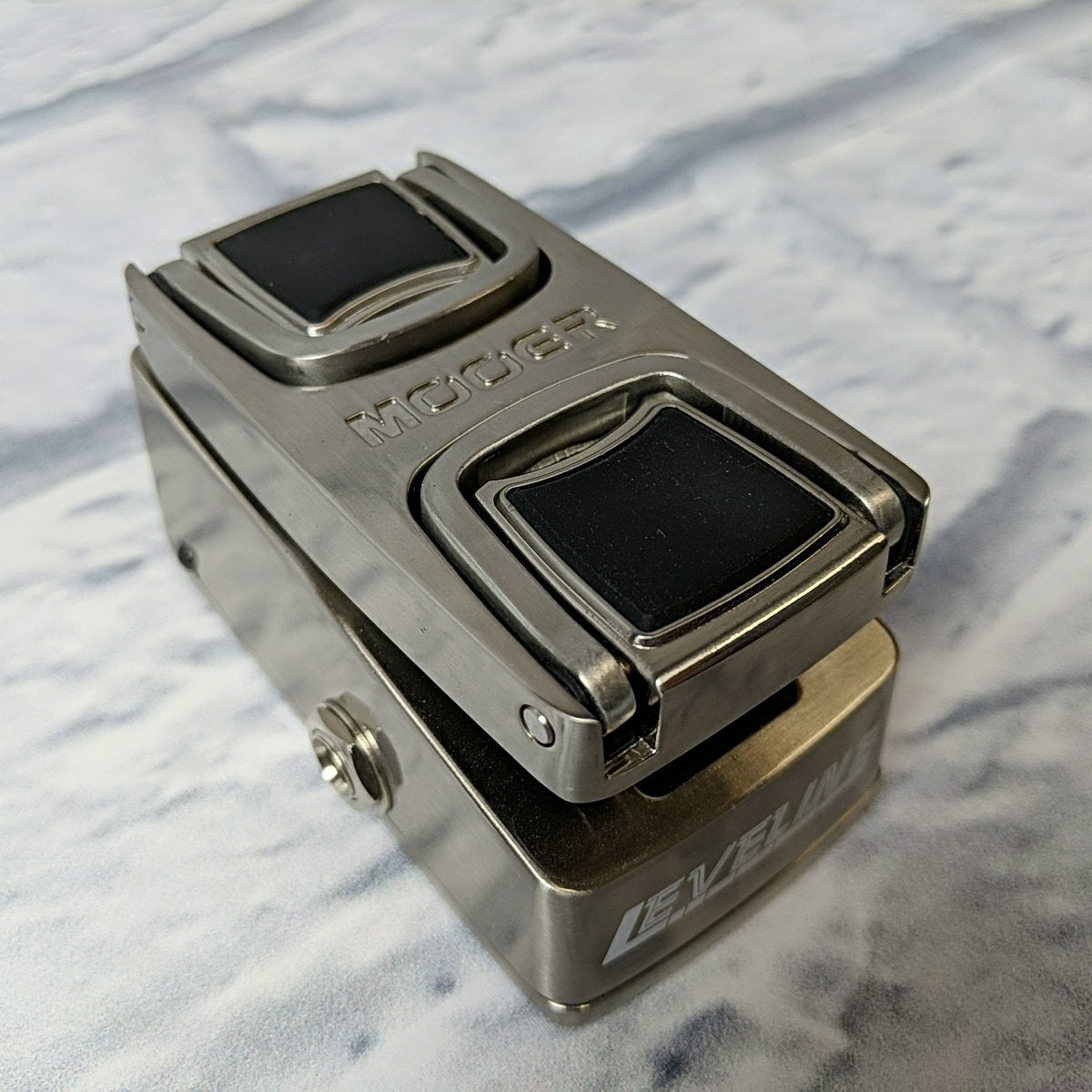 ギター MOOER LeveLine VOLUME PEDAL Amazon.com: MOOER Wah Guitar Pedal (Leveline) : Musical