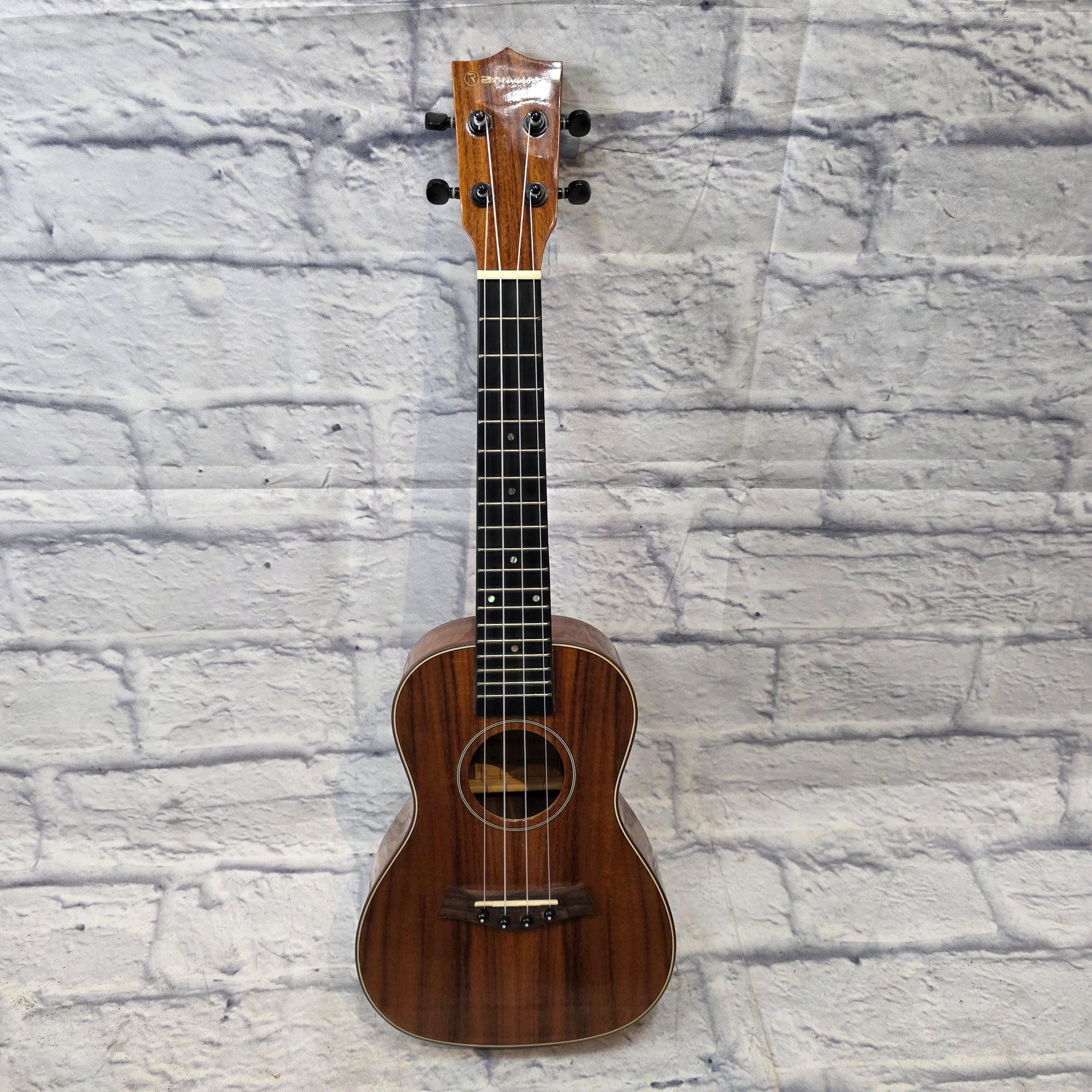 Ranming RMUK-23-XS With Case Ukuleles