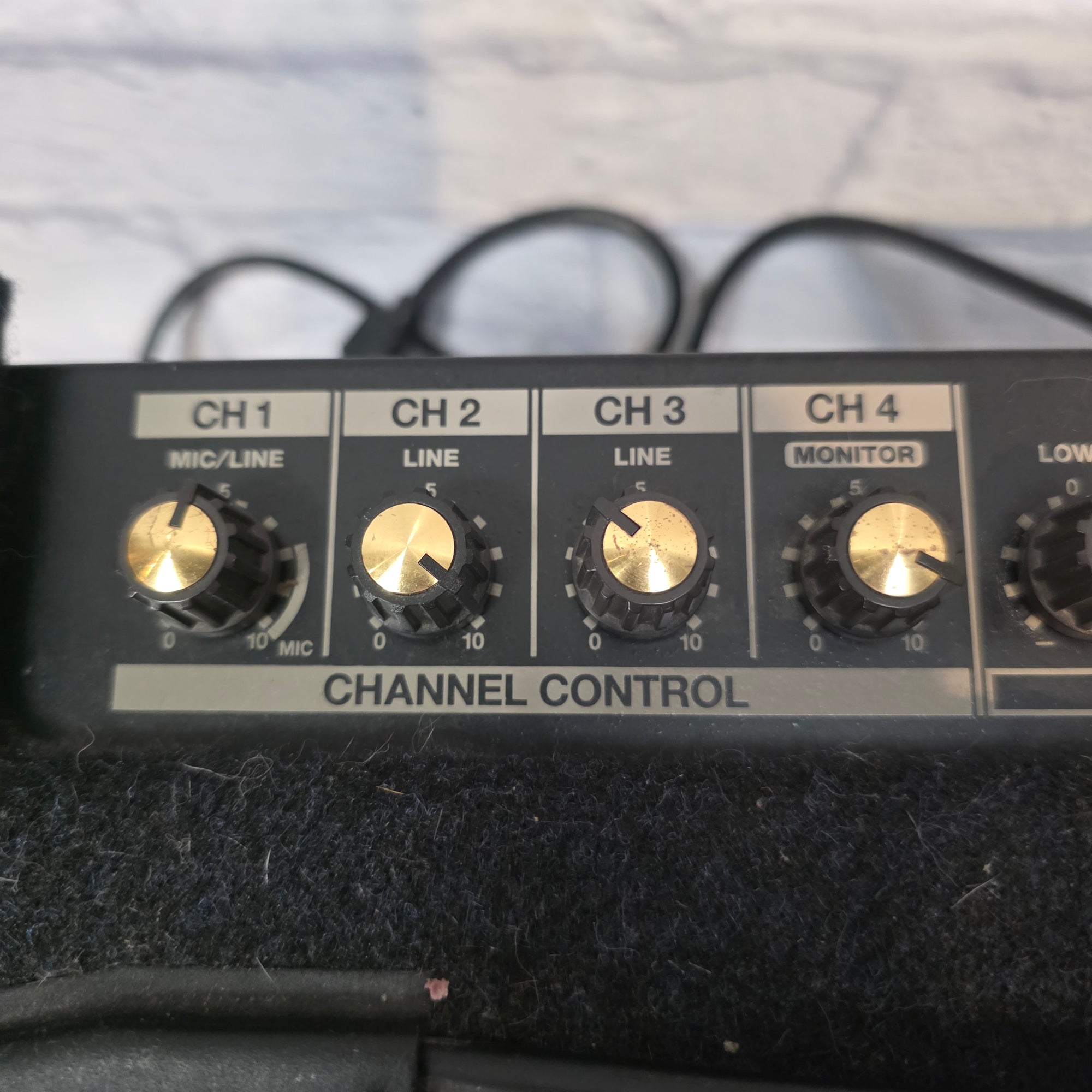 Roland KC-150 Keyboard Amp