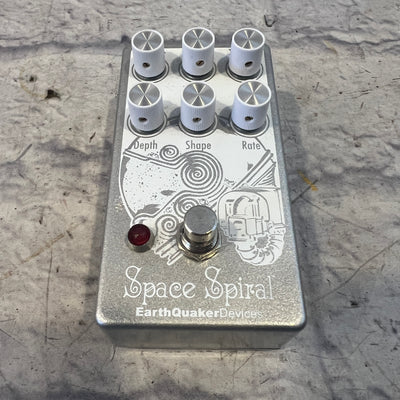 EarthQuaker Devices Space Spiral Modulated Delay Pedal