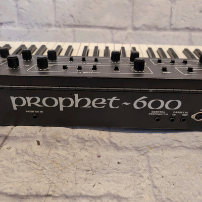 Sequential Circuits Prophet 600 Analog Synth w/ Gigskinz Case