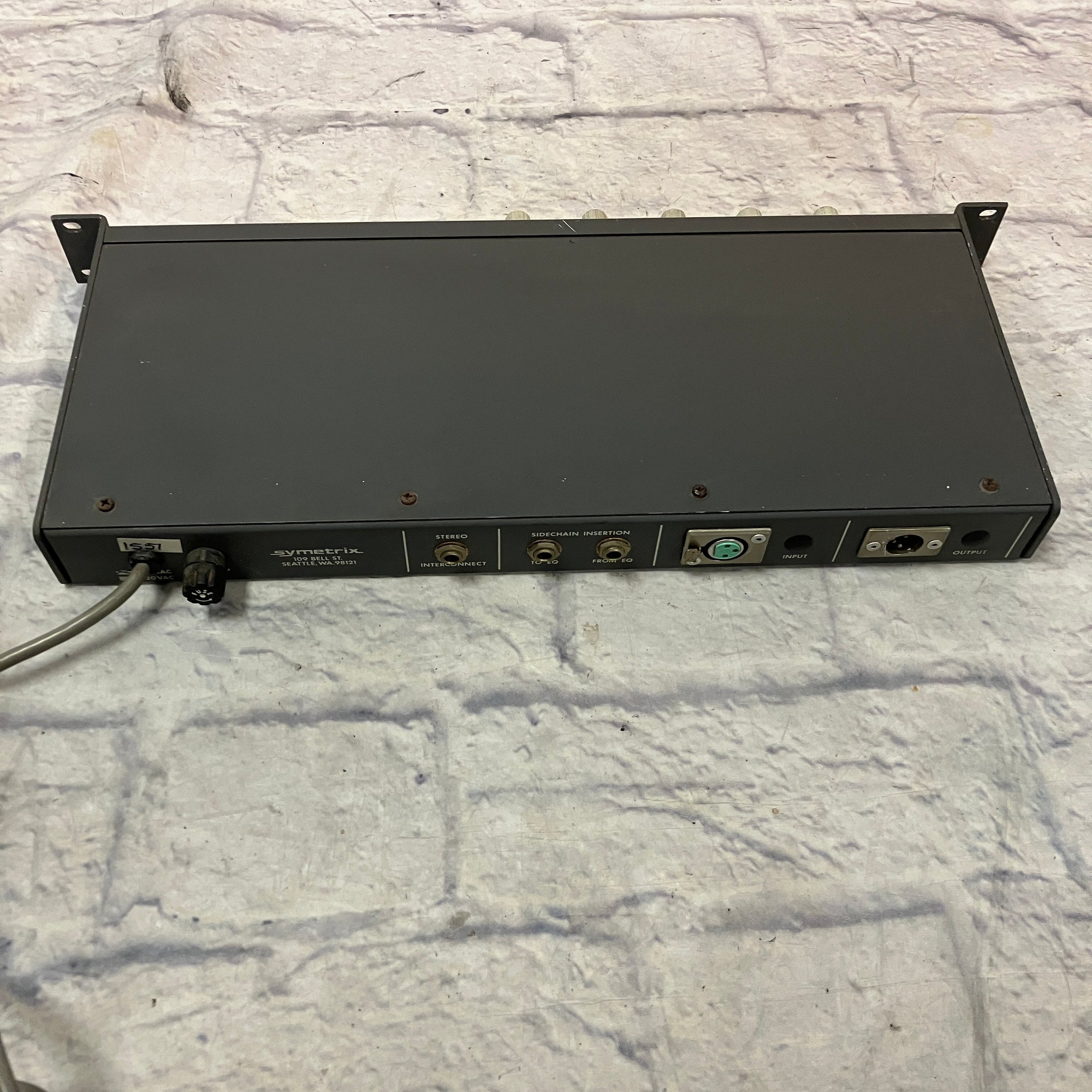 Symetrix CL-100 Rack Compressor