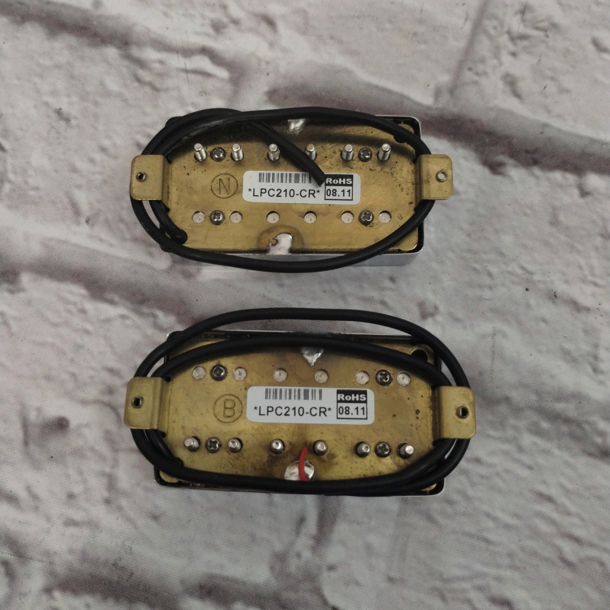 Unknown Covered Humbucker Set