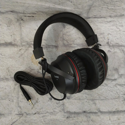 Focusrite Scarlet 2i2 Bundle W/ Mic and Headphones