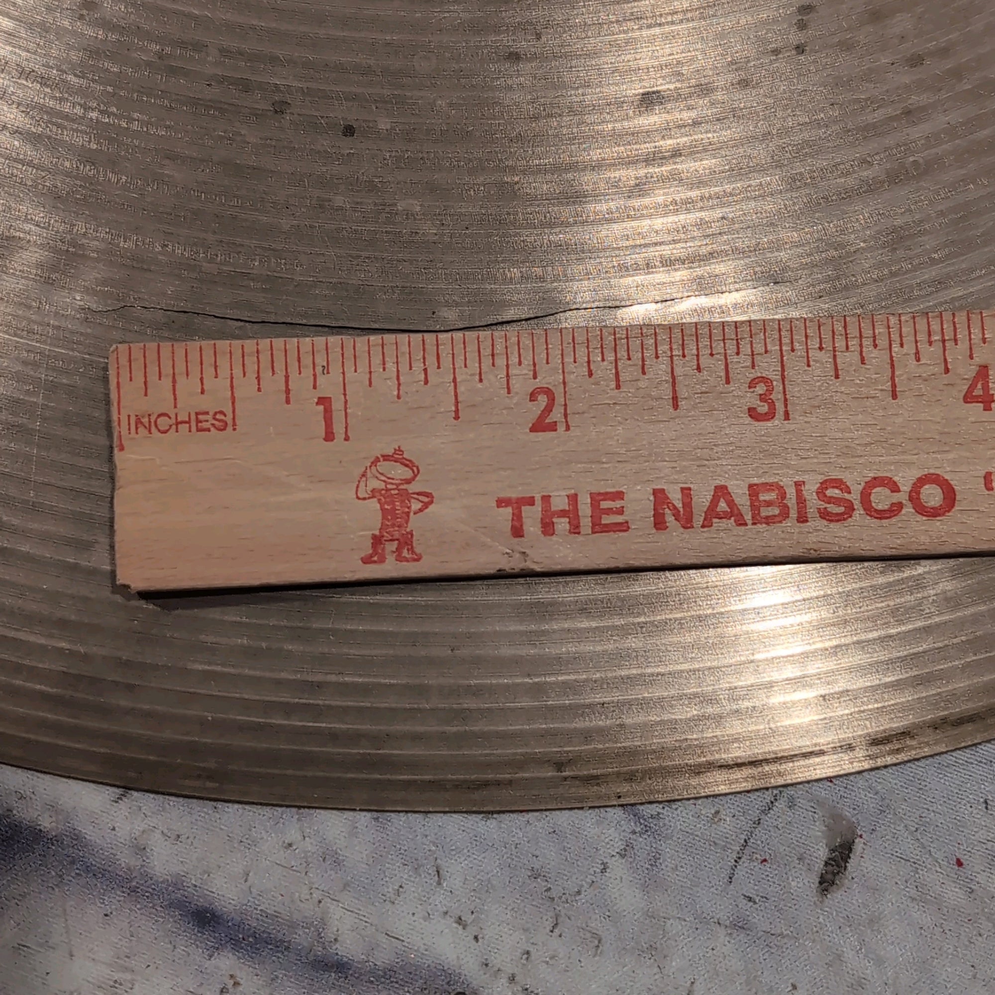 Zildjian 18 Avedis Crash Cracked