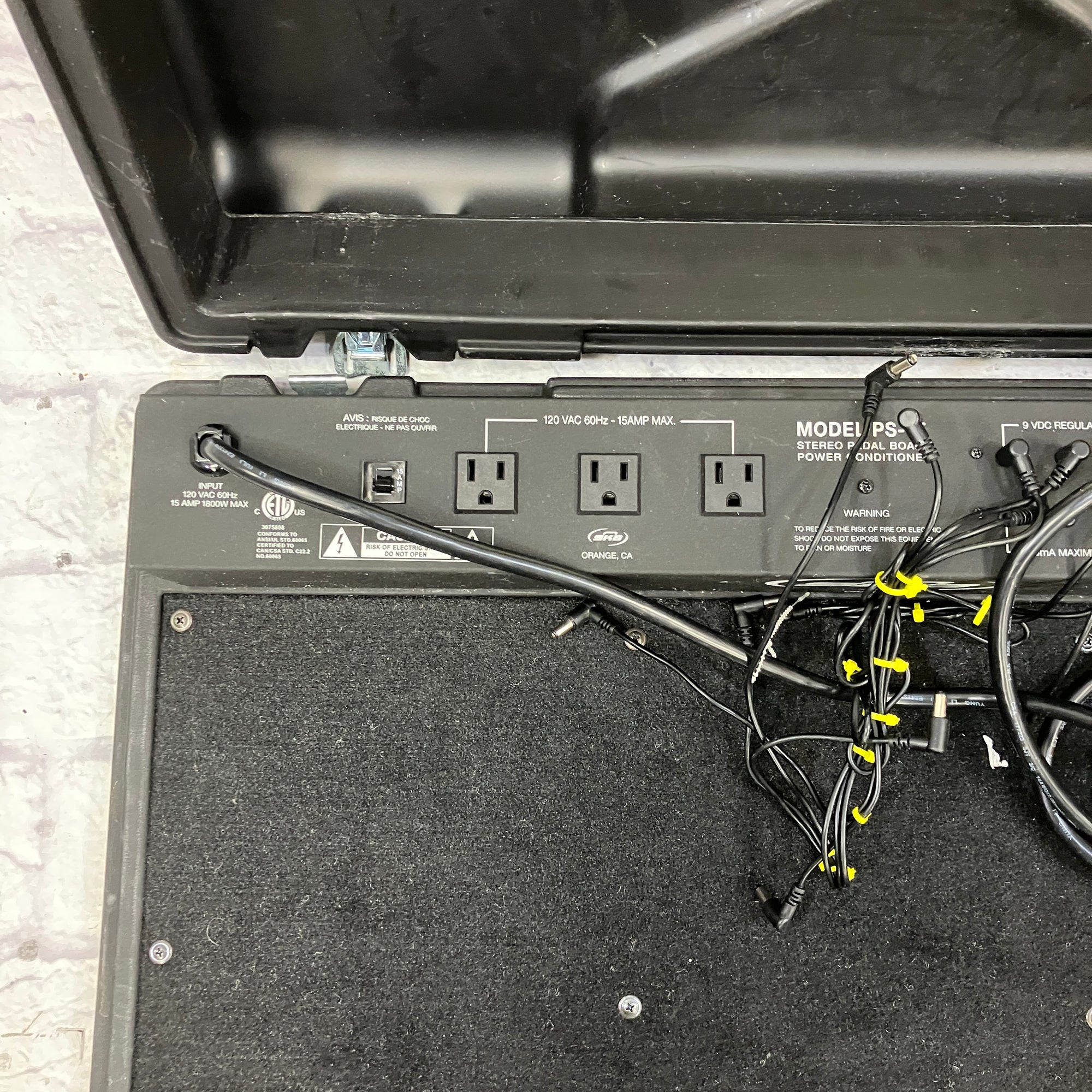 SKB PS-45 Powered Pedalboard with Case
