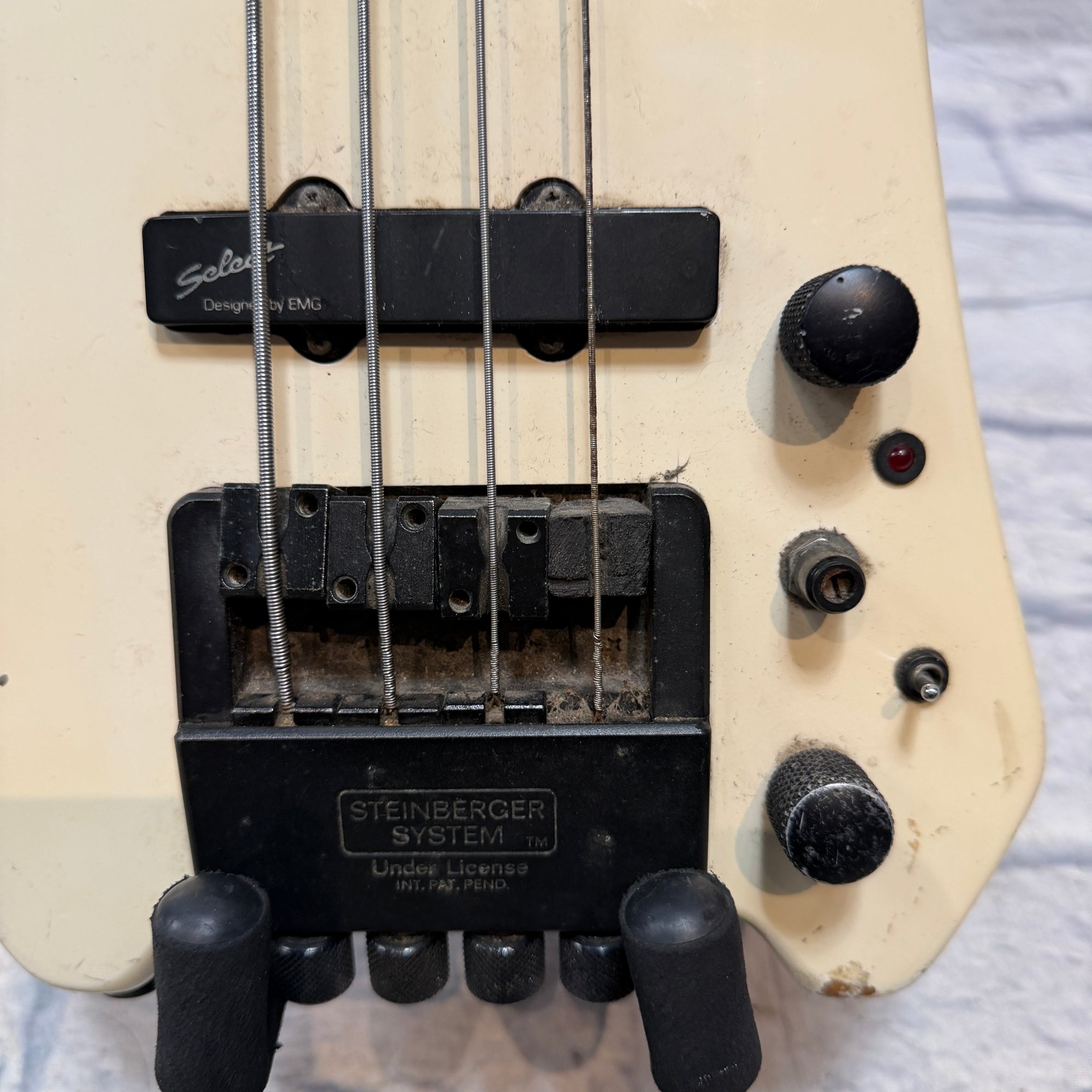 Cort Performer Series Steinberger Headless Bass