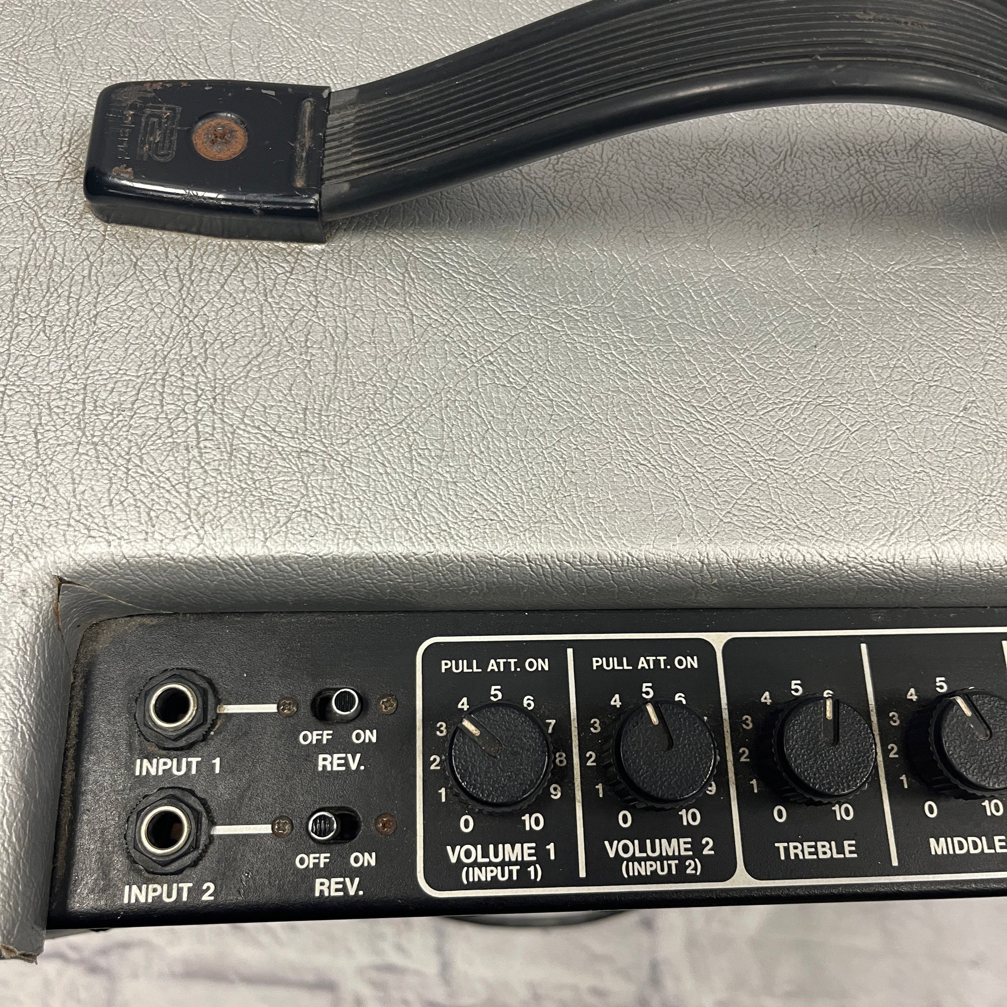 Roland Keyboard Cube 60 Amp Silver Tolex