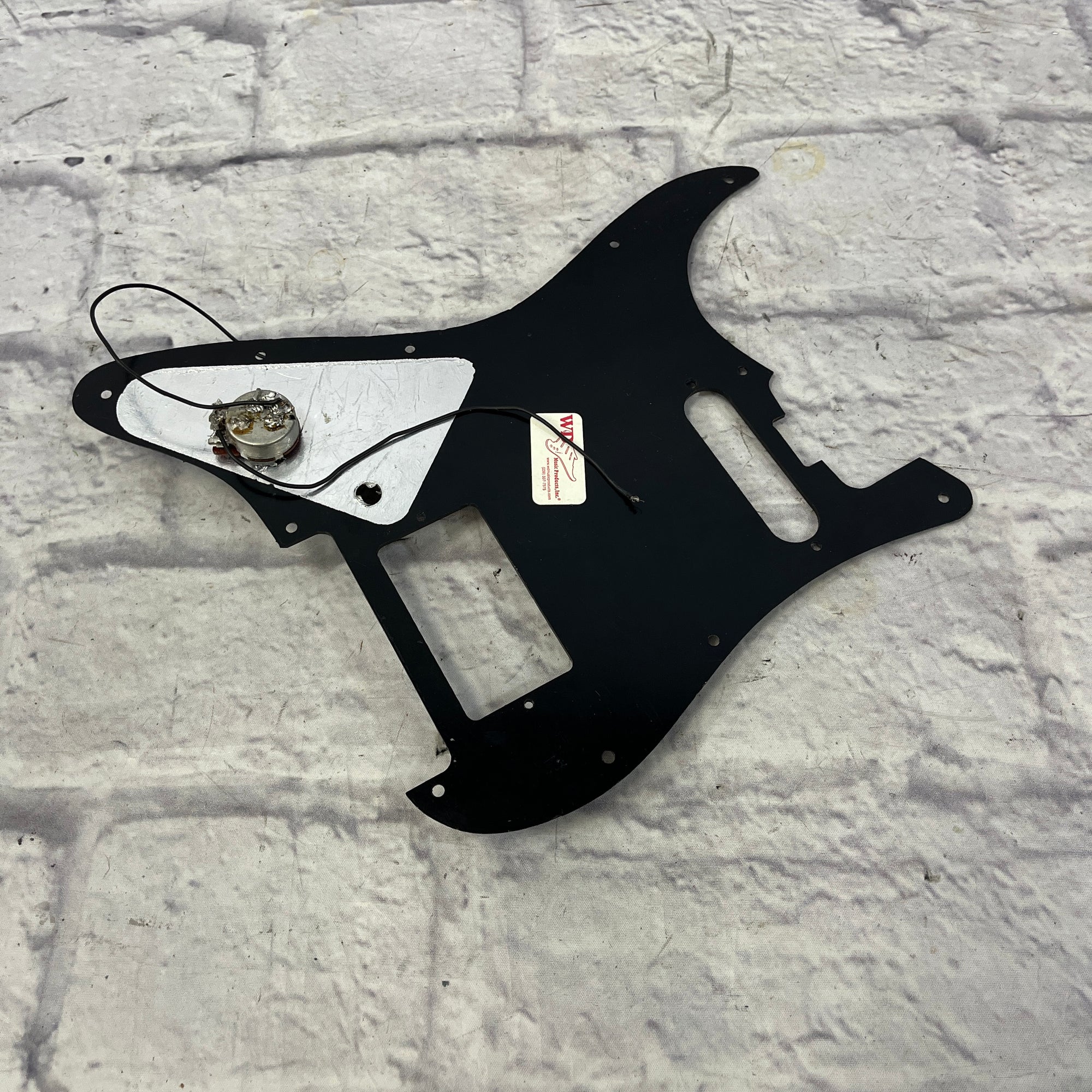 Unknown Strat Pickguard HS w/ Pot