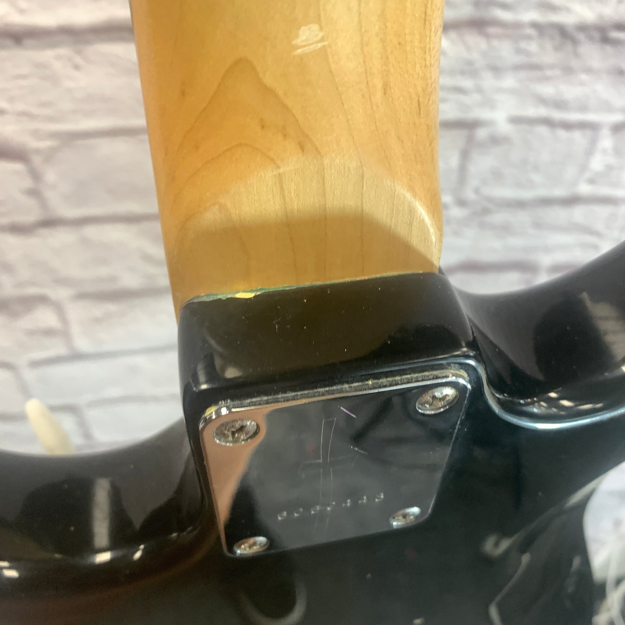 Peavey Raptor Black Electric Guitar