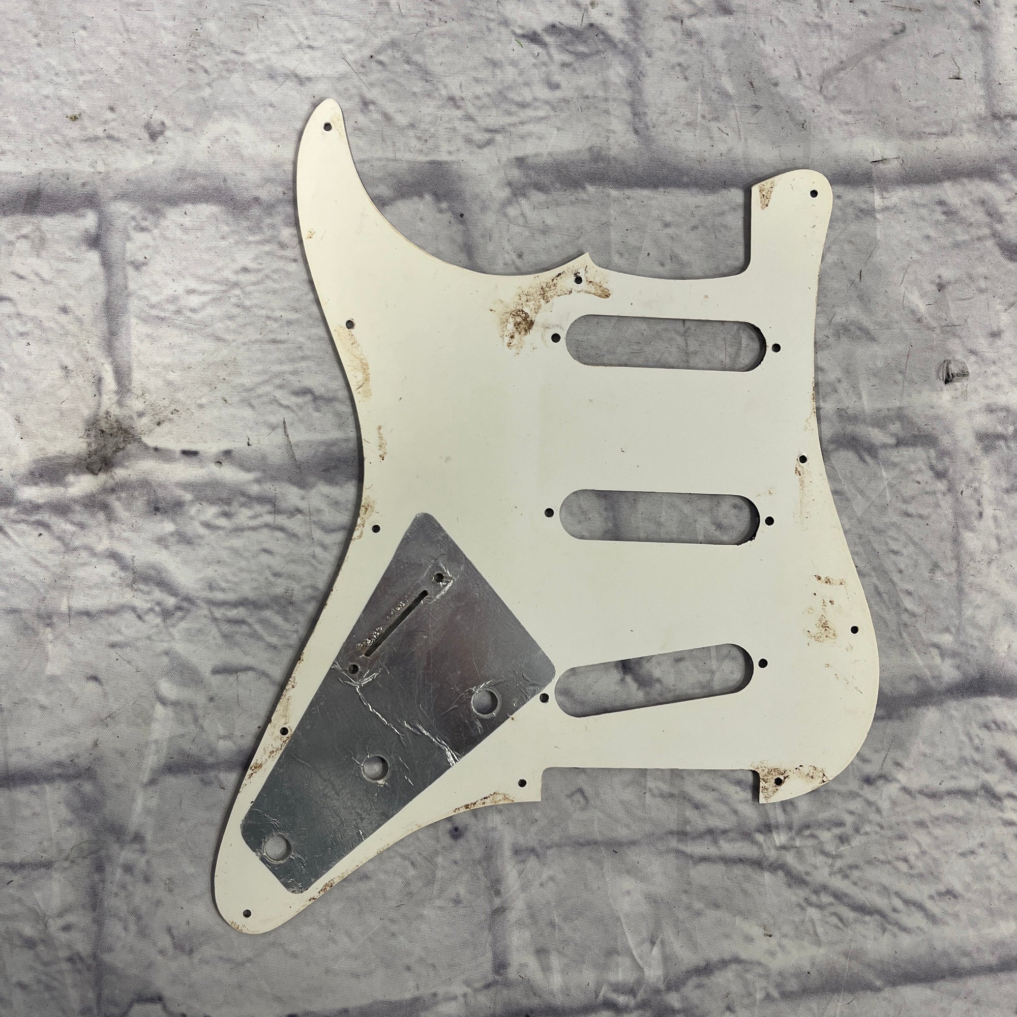 Unknown Stratocaster Pickguard White