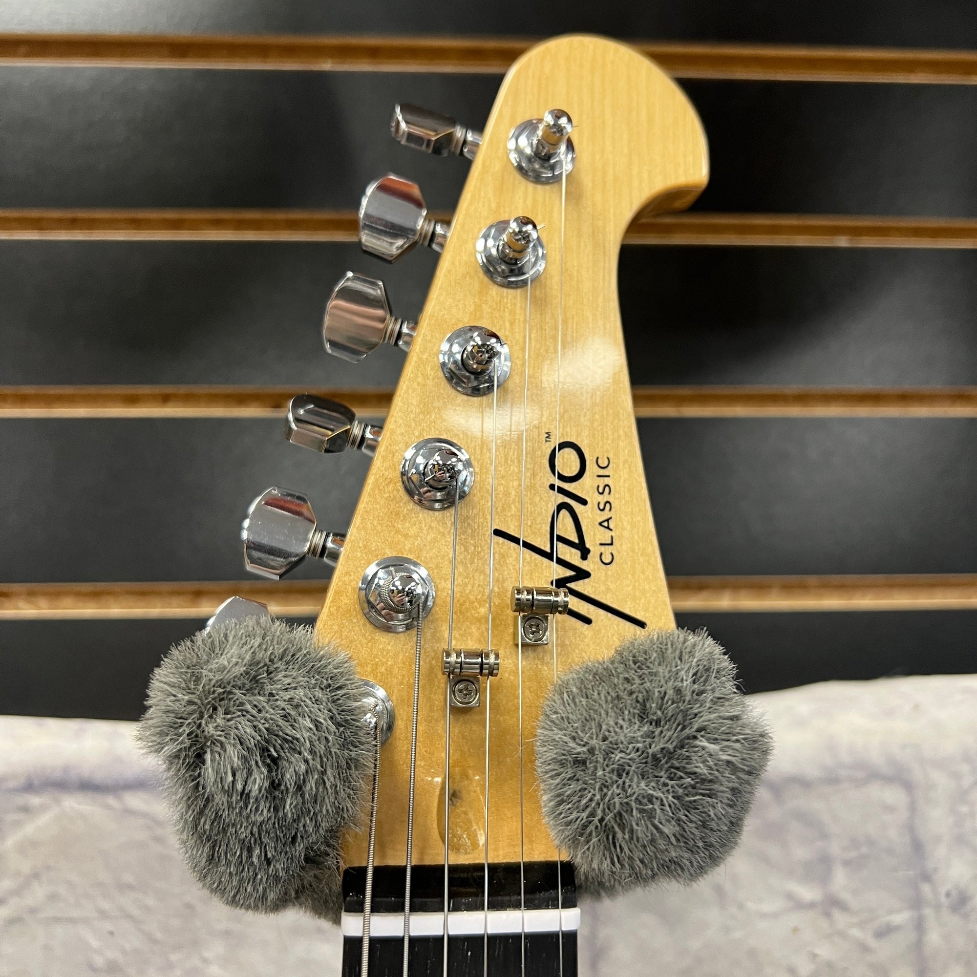 Indio OS20 Offset with Locking Tuners Electric Guitar