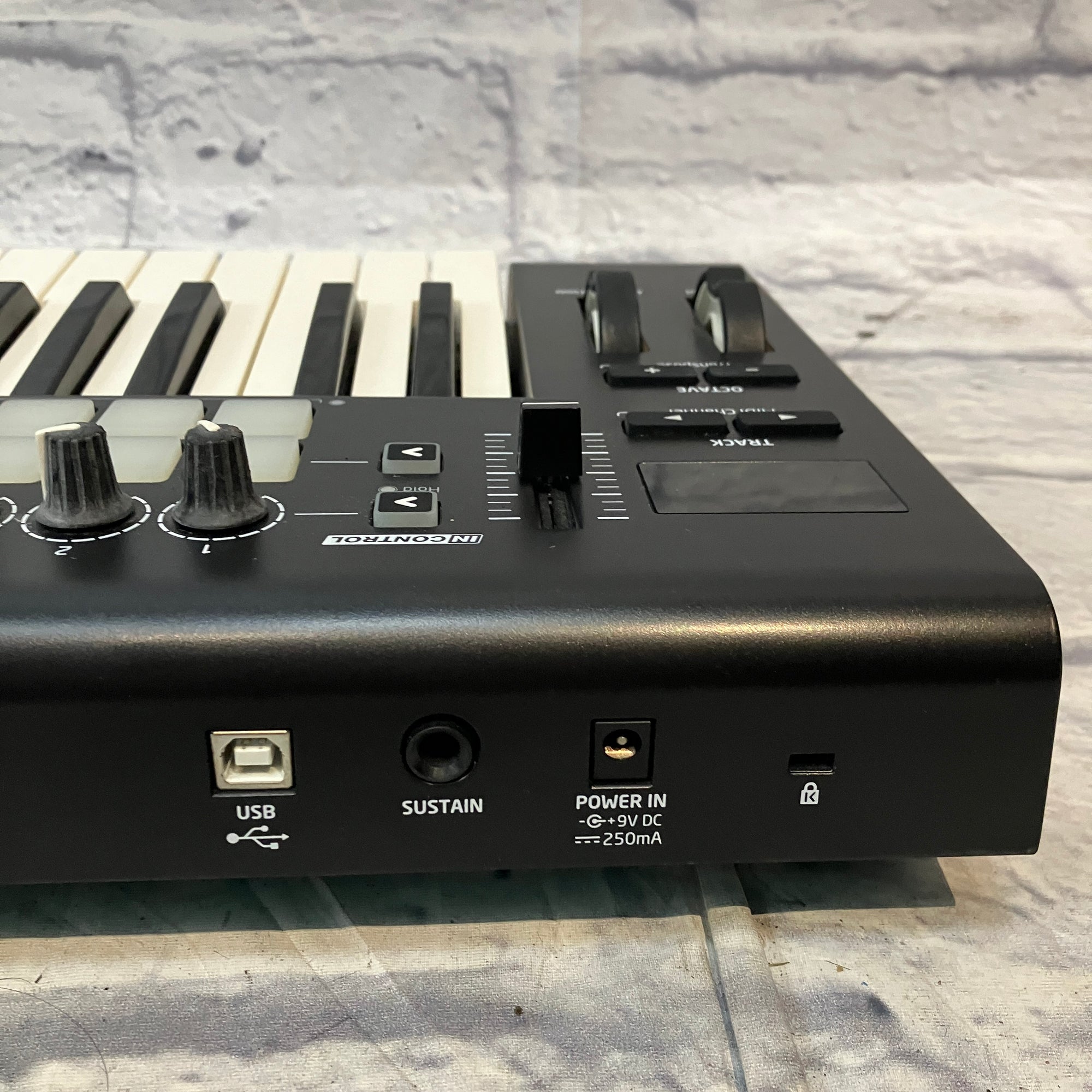 Novation Launchkey 25