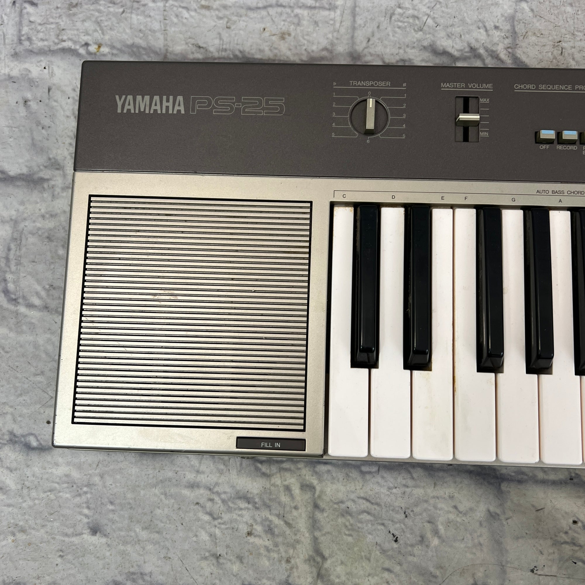 Yamaha PS-25 Digital Piano